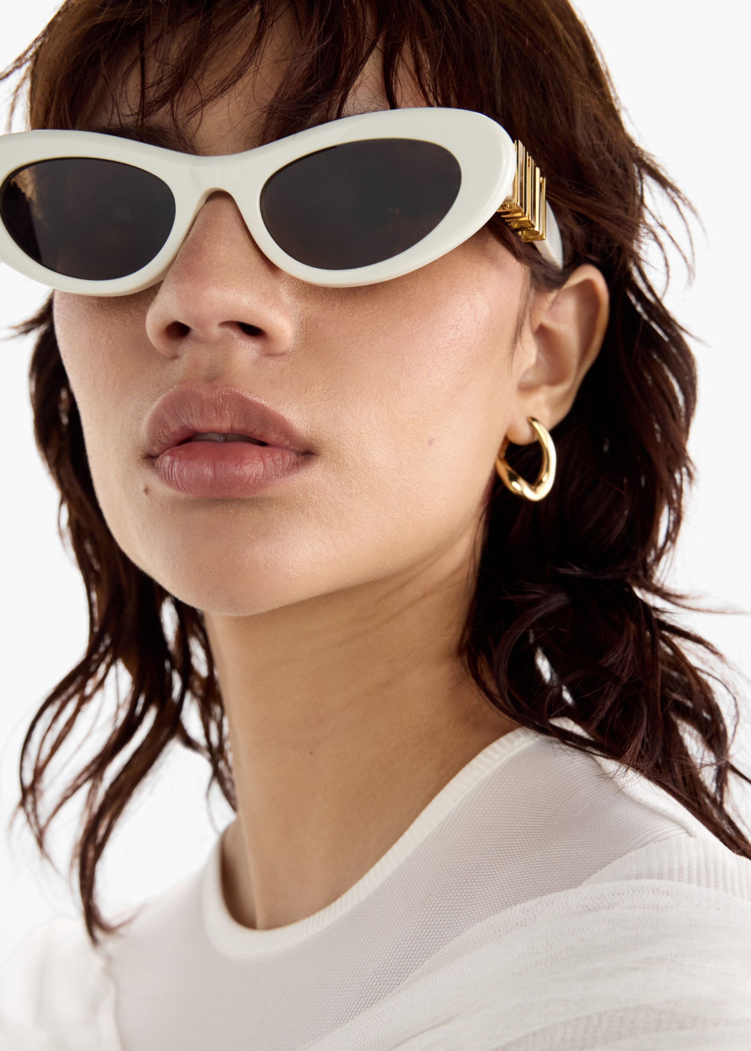 【24SS NEW】LOEWE_woman / ノット ディテール トップ / White LOEWE Slim Oval sunglasses for Women - White in UAE | Level