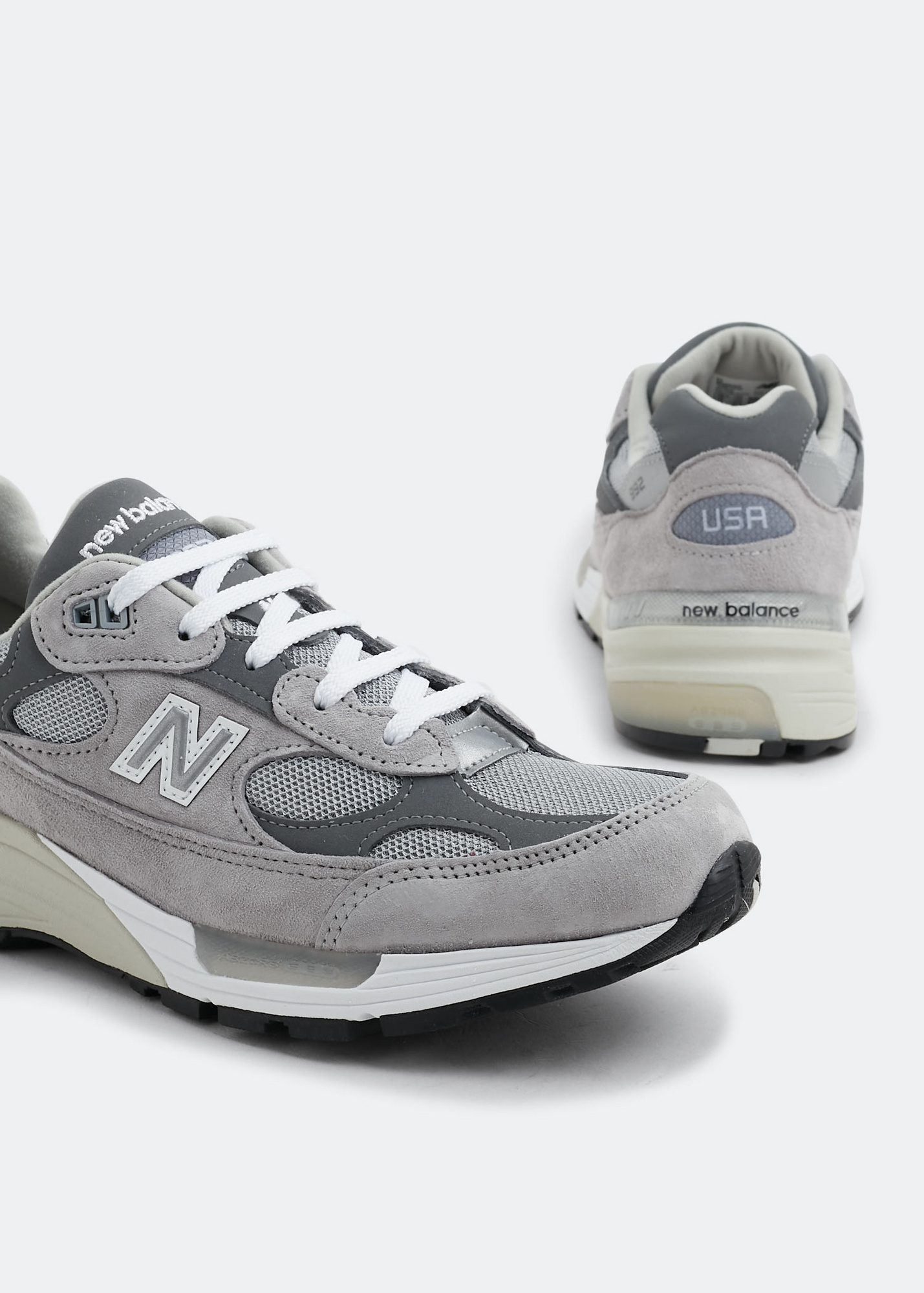 New Balance 992 sneakers for Men - Grey in Qatar | Level Shoes