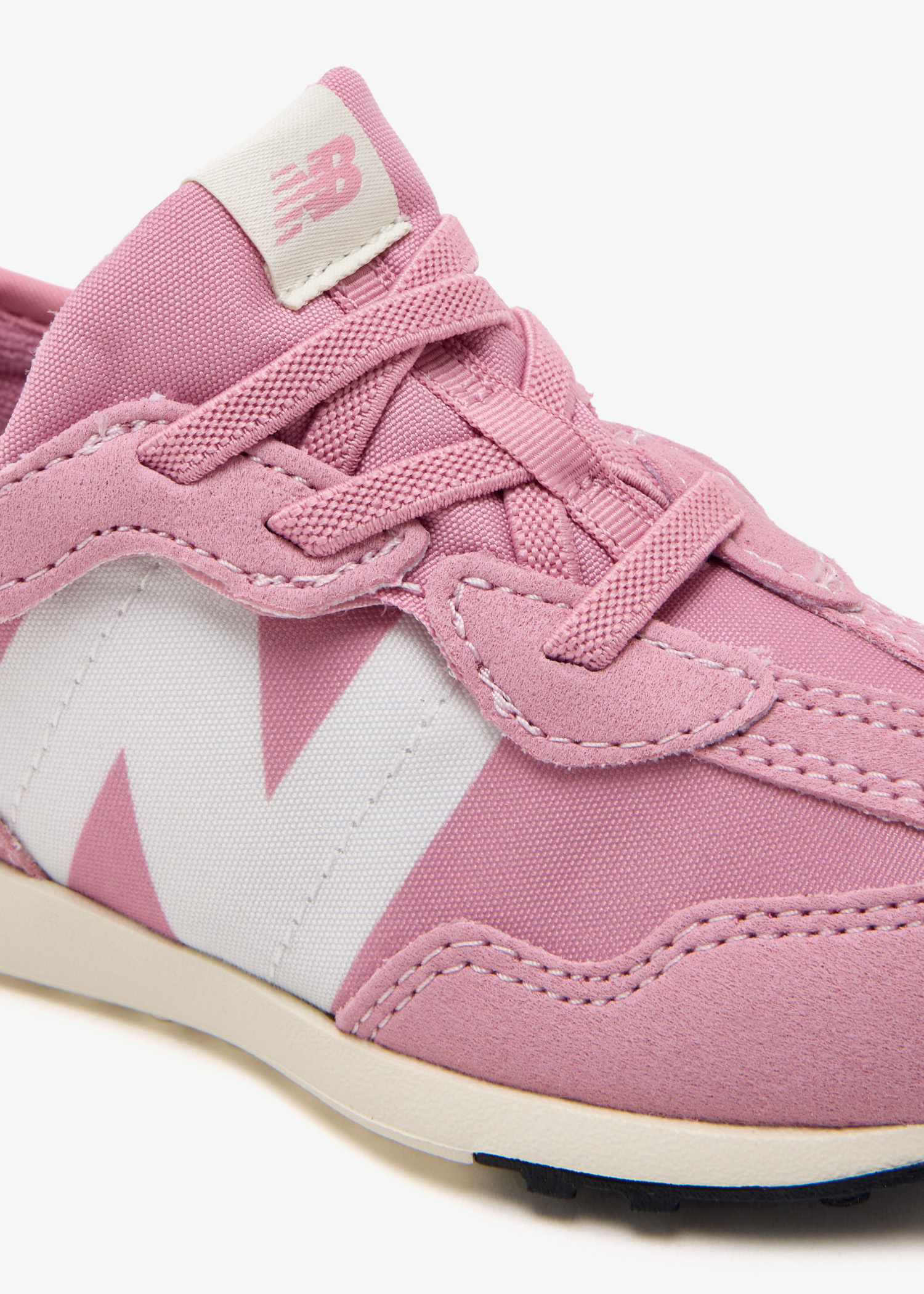 うさ@出品 New Balance 327 sneakers for Girl - Pink in UAE | Level Shoes