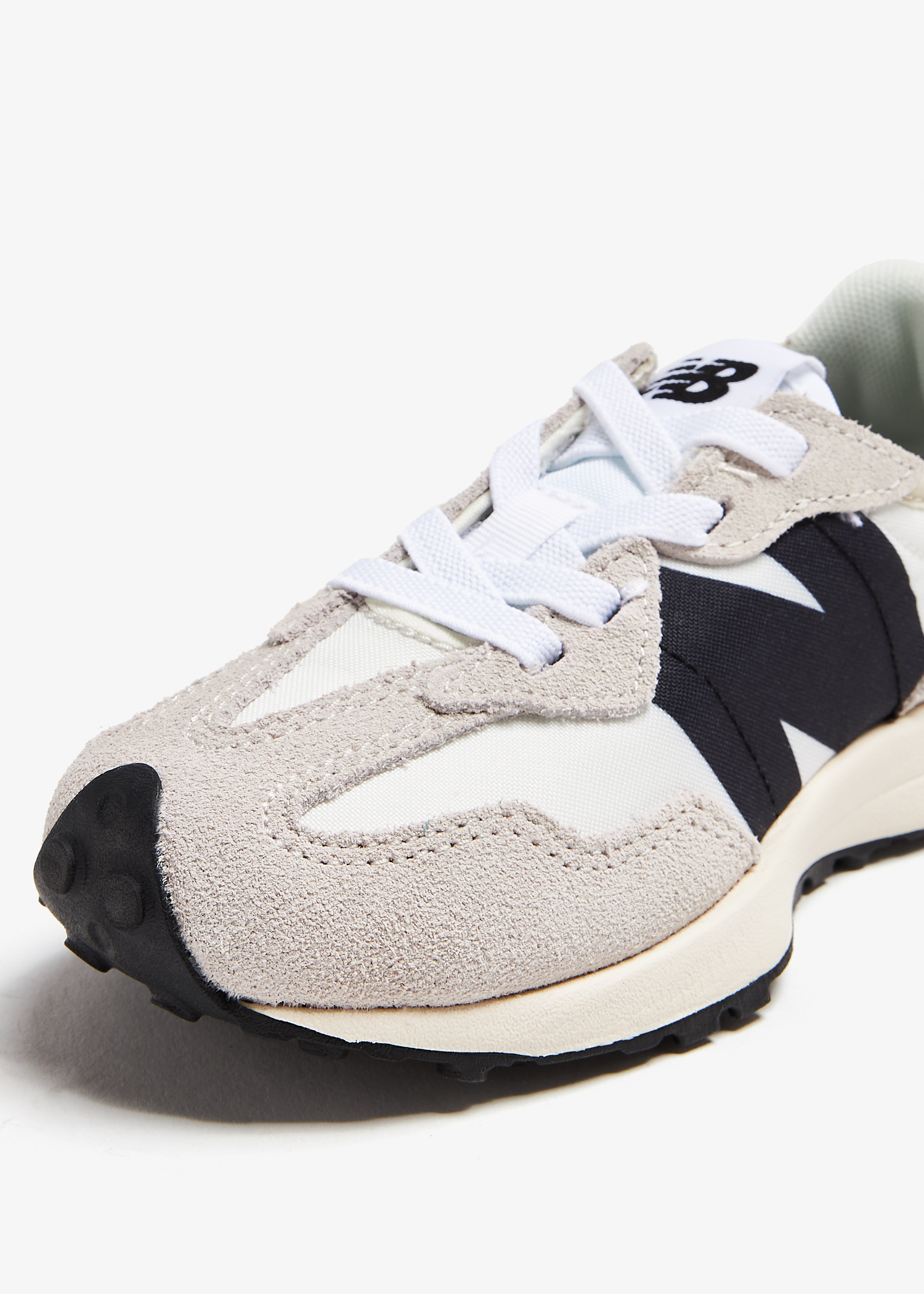 さっちゃん New Balance 327 sneakers for Boy - Grey in Qatar | Level Shoes
