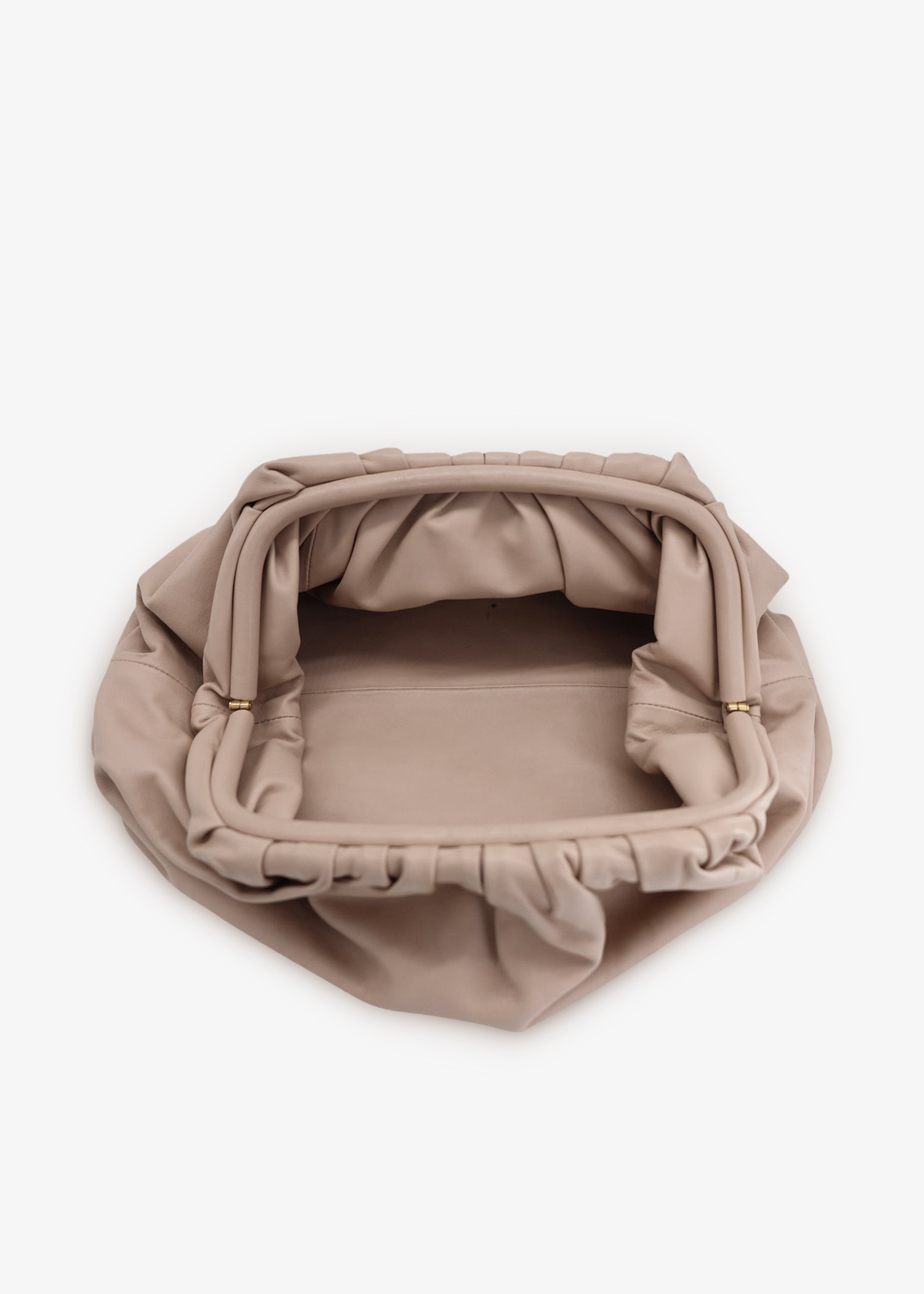クラッチバッグ BOTTEGA VENETA  Clutches Women Leather Beige/Porridge Bottega Veneta - The Pouch Porridge Nude Leather Large Clutch
