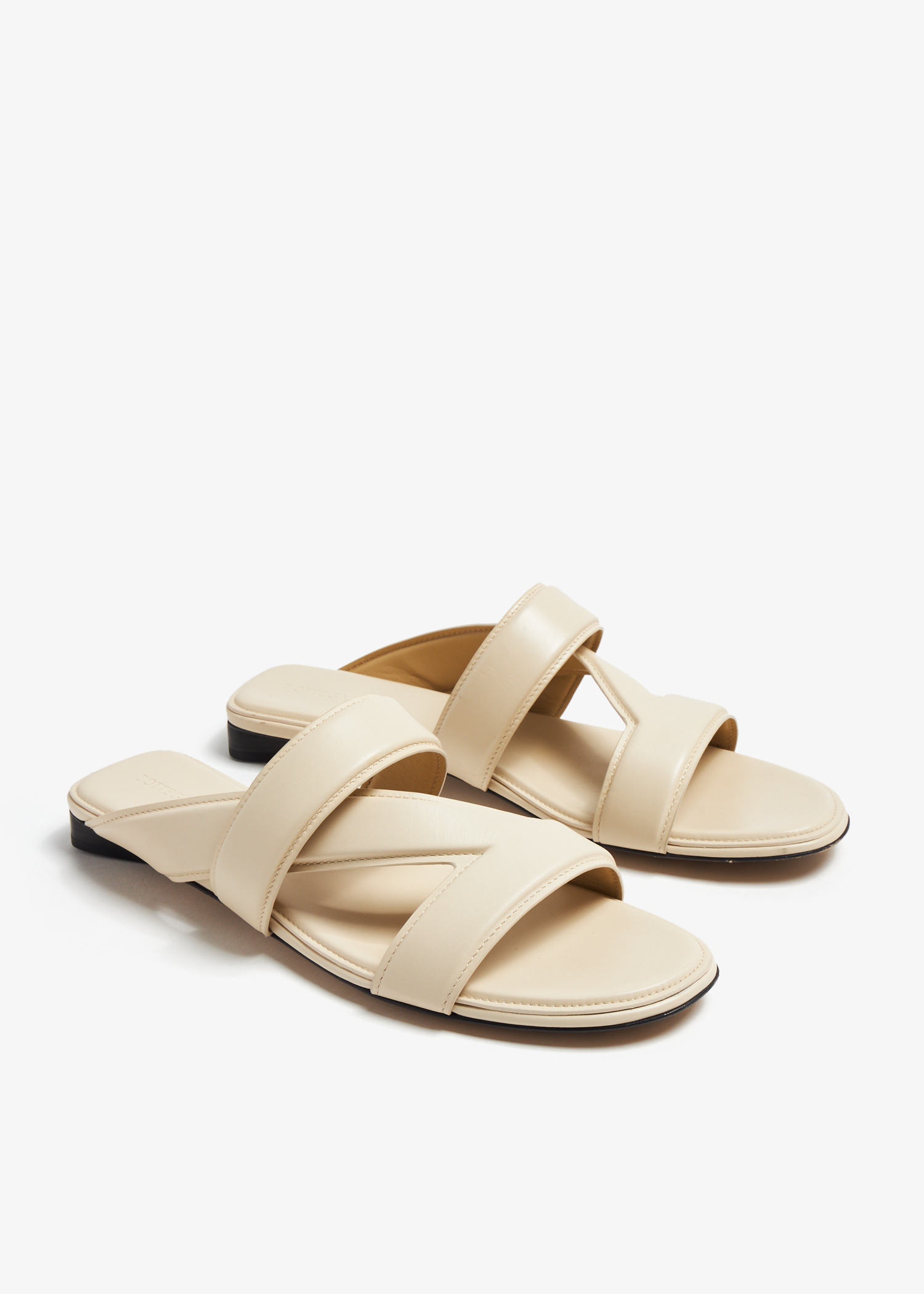 靴 BOTTEGA VENETA DAISEY SLIDER SANDAL BOTTEGA VENETA DAISEY SLIDER SANDAL