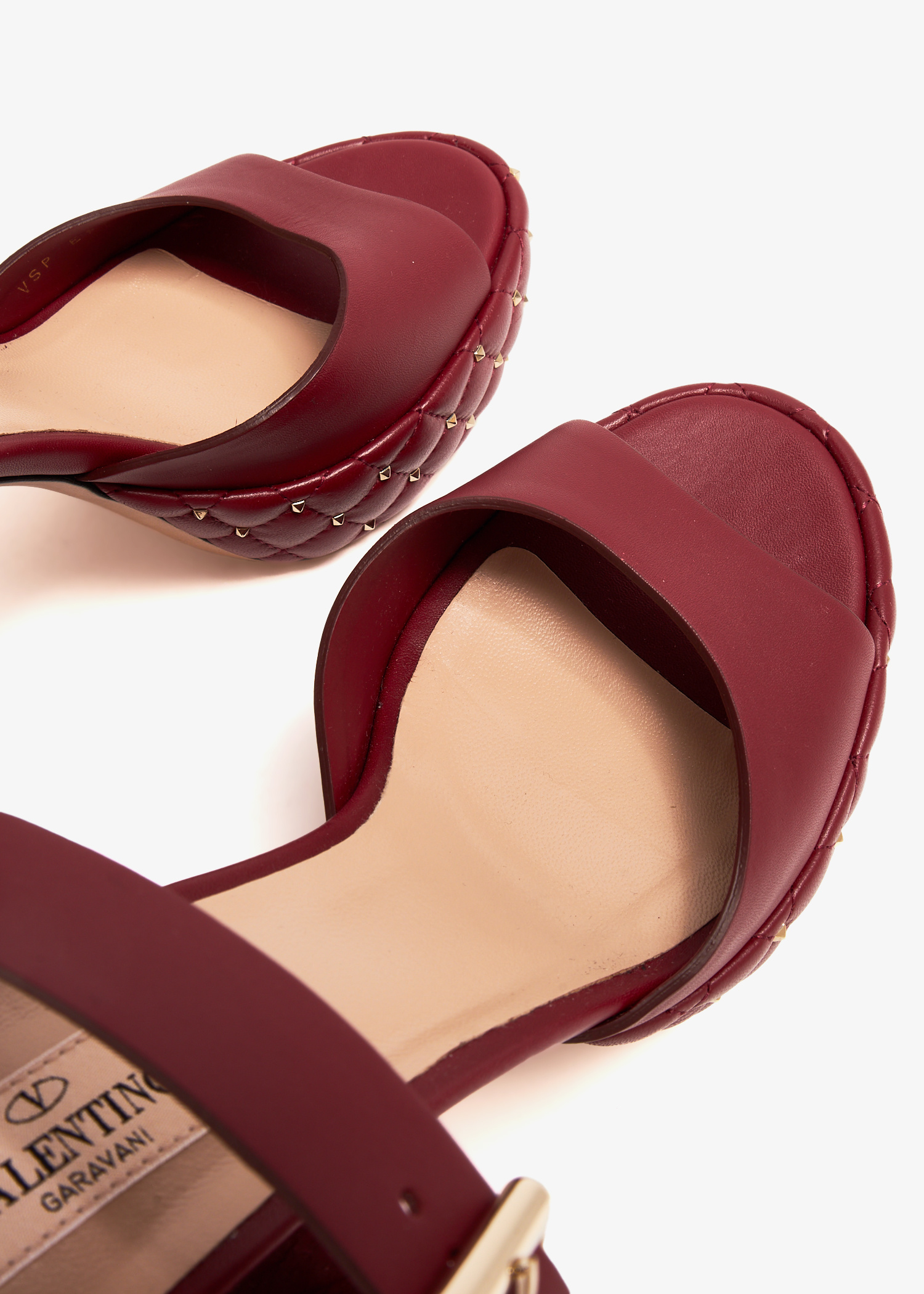VALENTINO スタッズ付きレッドハイヒール 36 VALENTINO スタッズ付きレッドハイヒール 36 - メルカリ