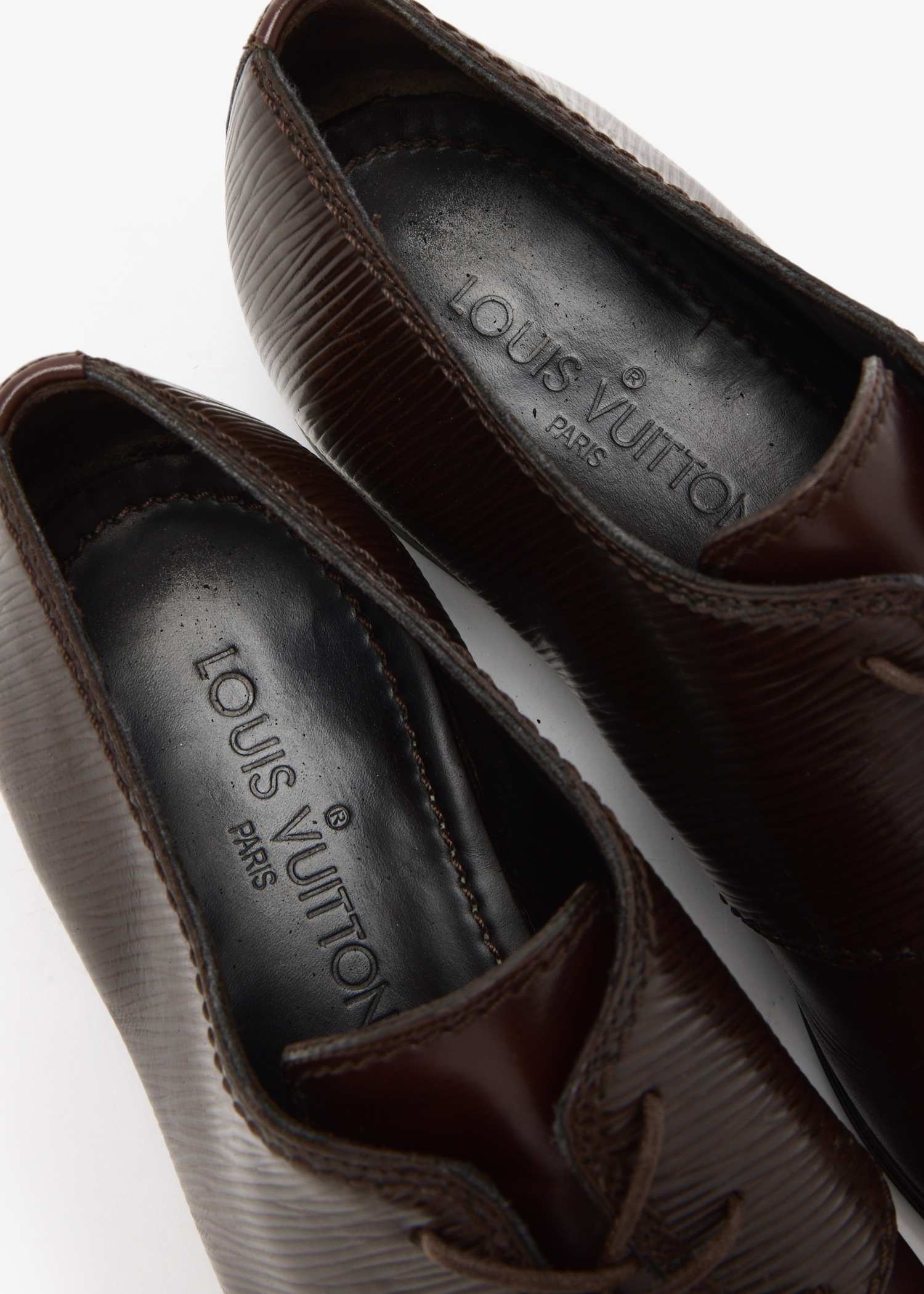 Louis Vuitton Pre-Loved Epi leather oxford shoes for Men  display picture 3