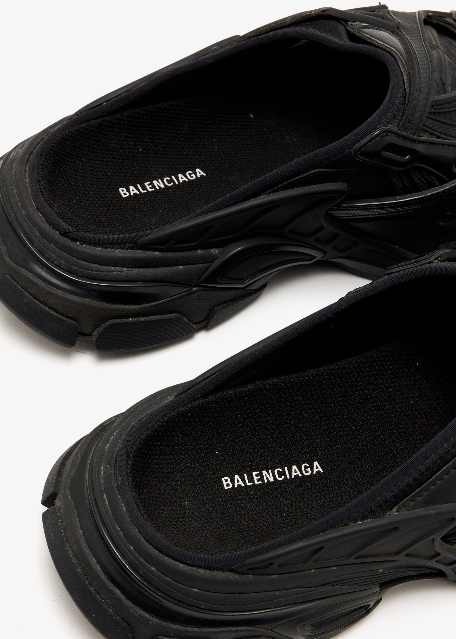 Balenciaga Pre-Loved Track Slide sandals for Women - Black in UAE