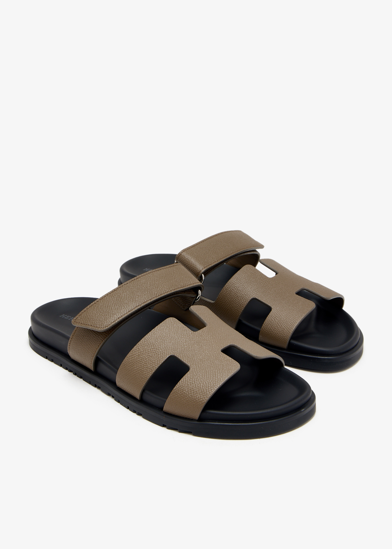 Hermès Pre-Loved Chypre sandals for Men - Taupe in UAE