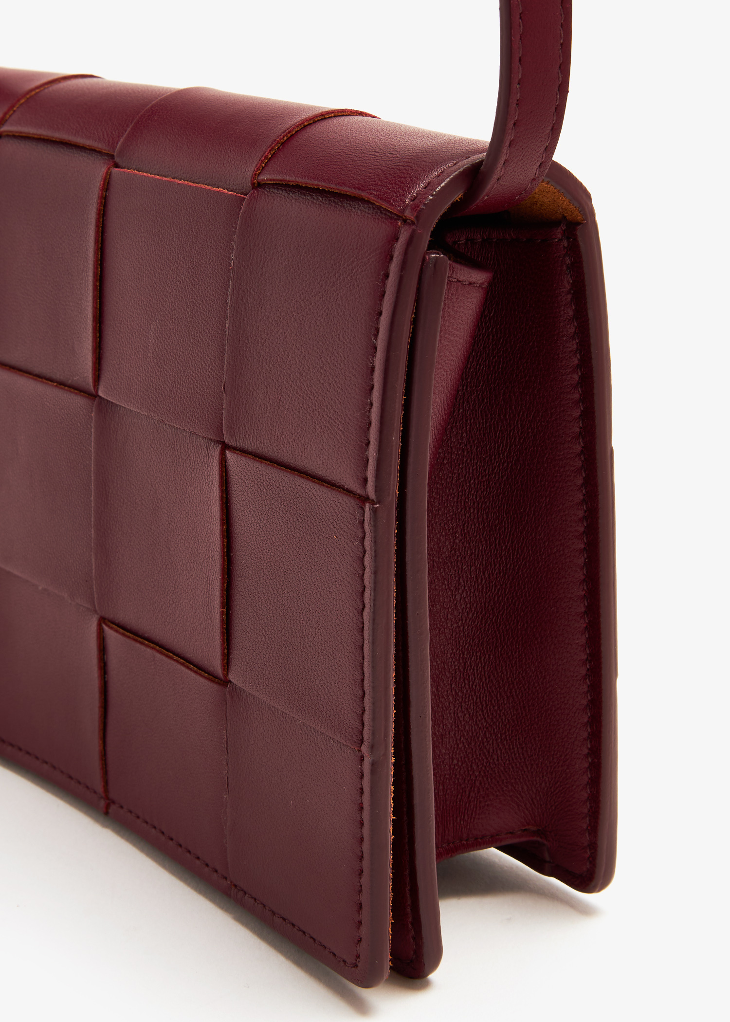 【関税&送料込】Bottega Veneta Burgundy Leather Small Loop C Buy Bottega Veneta Burgundy Mini Loop Crossbody Bag in