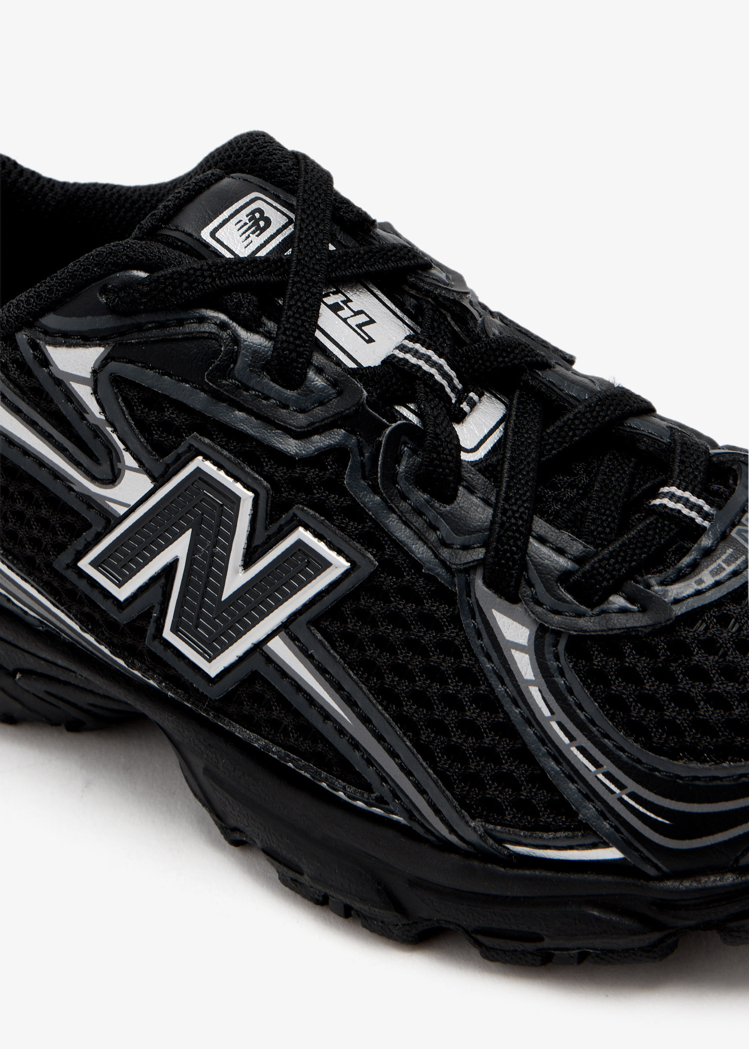 New Balance 740 儿童中性运动鞋- 黑色阿联酋| Level Shoes