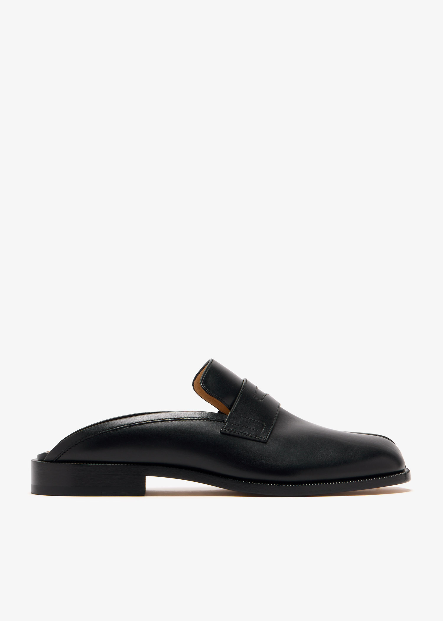 Maison Margiela Tabi mule loafers for Men - Black in USA | Level Shoes