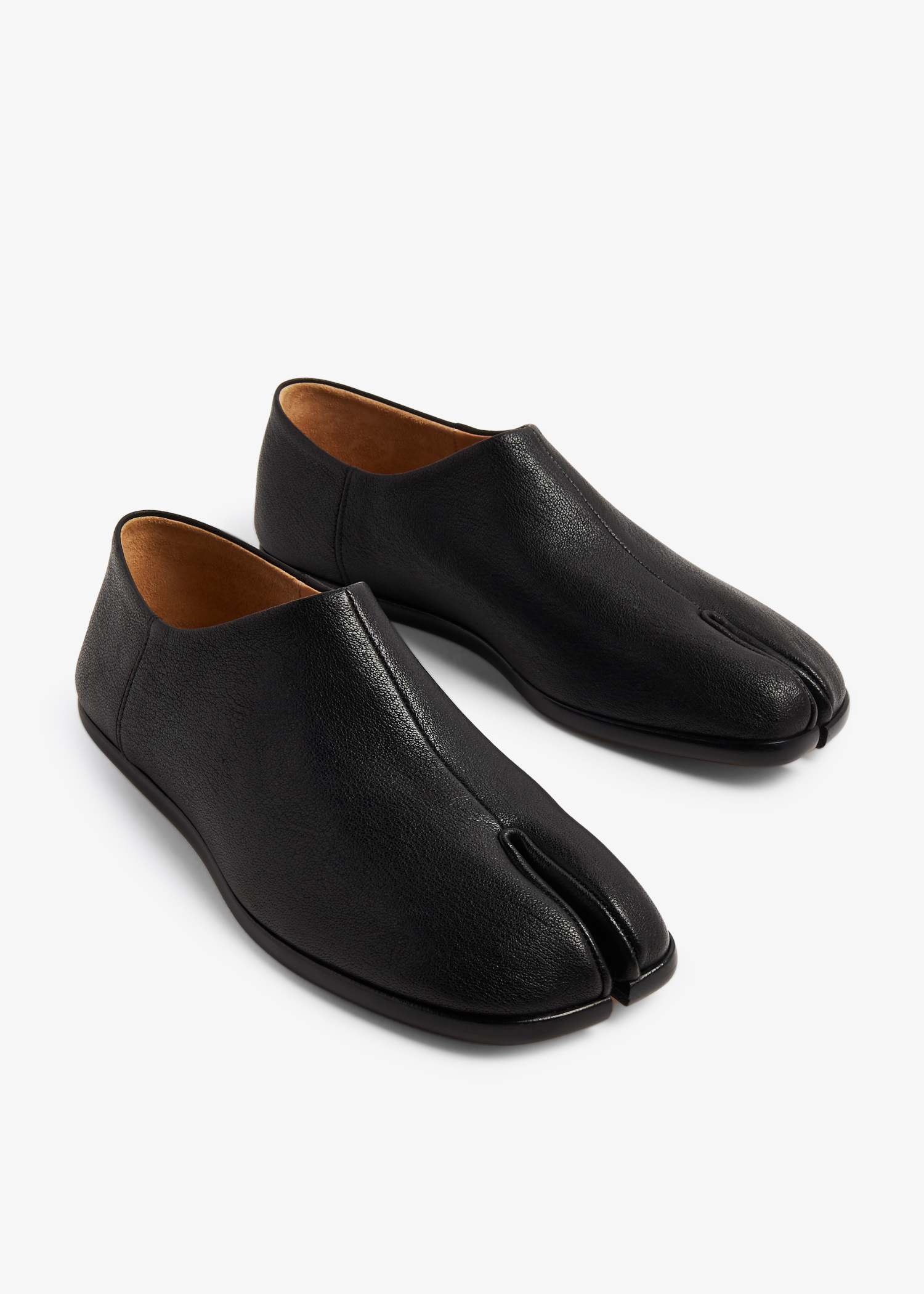 Maison Margiela Tabi babouche shoes for Men - Black in UAE