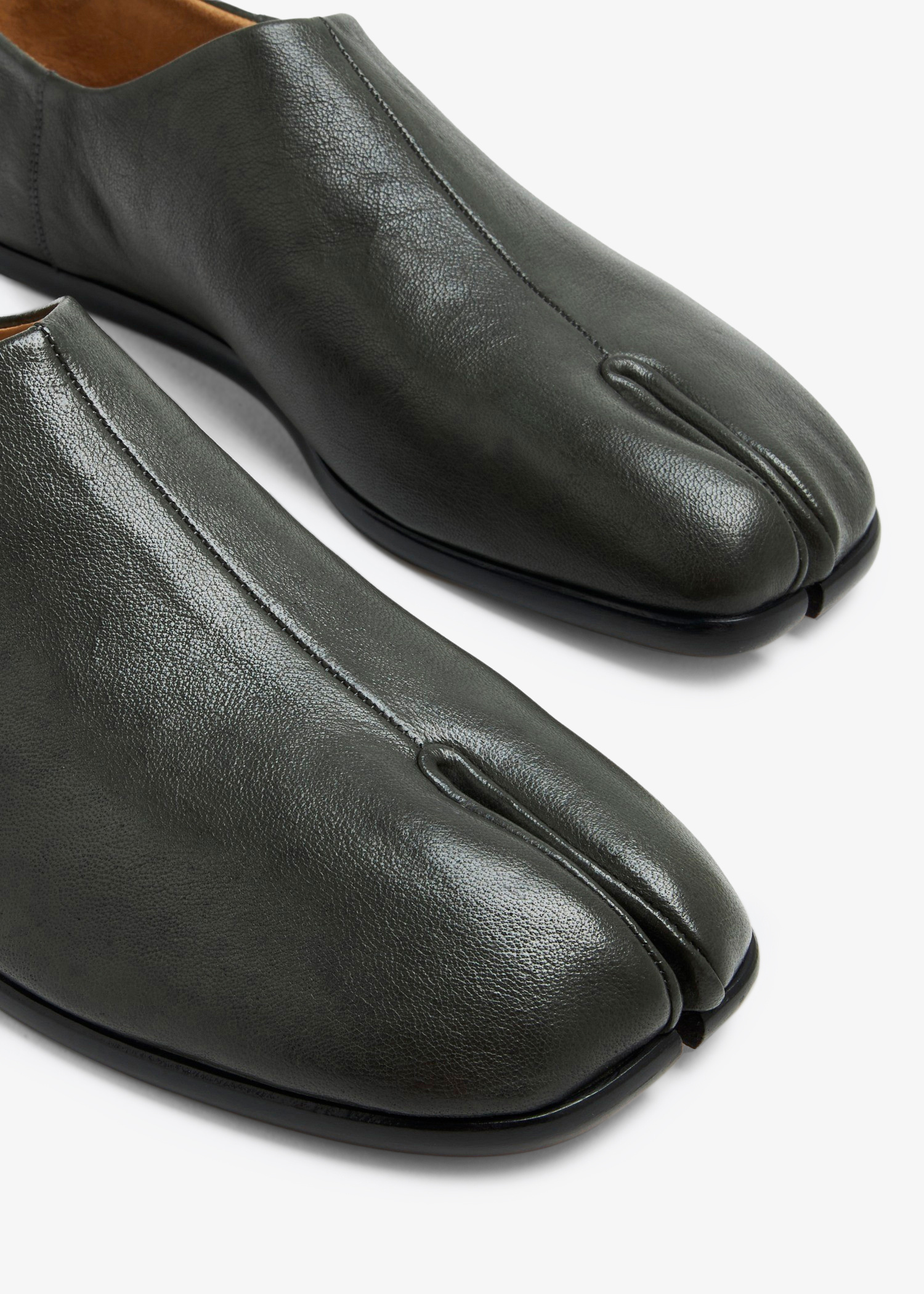 靴 Maison Margiela tabi babouche 39 22aw Maison Margiela Tabi babouche shoes for Men - Green in KSA | Level