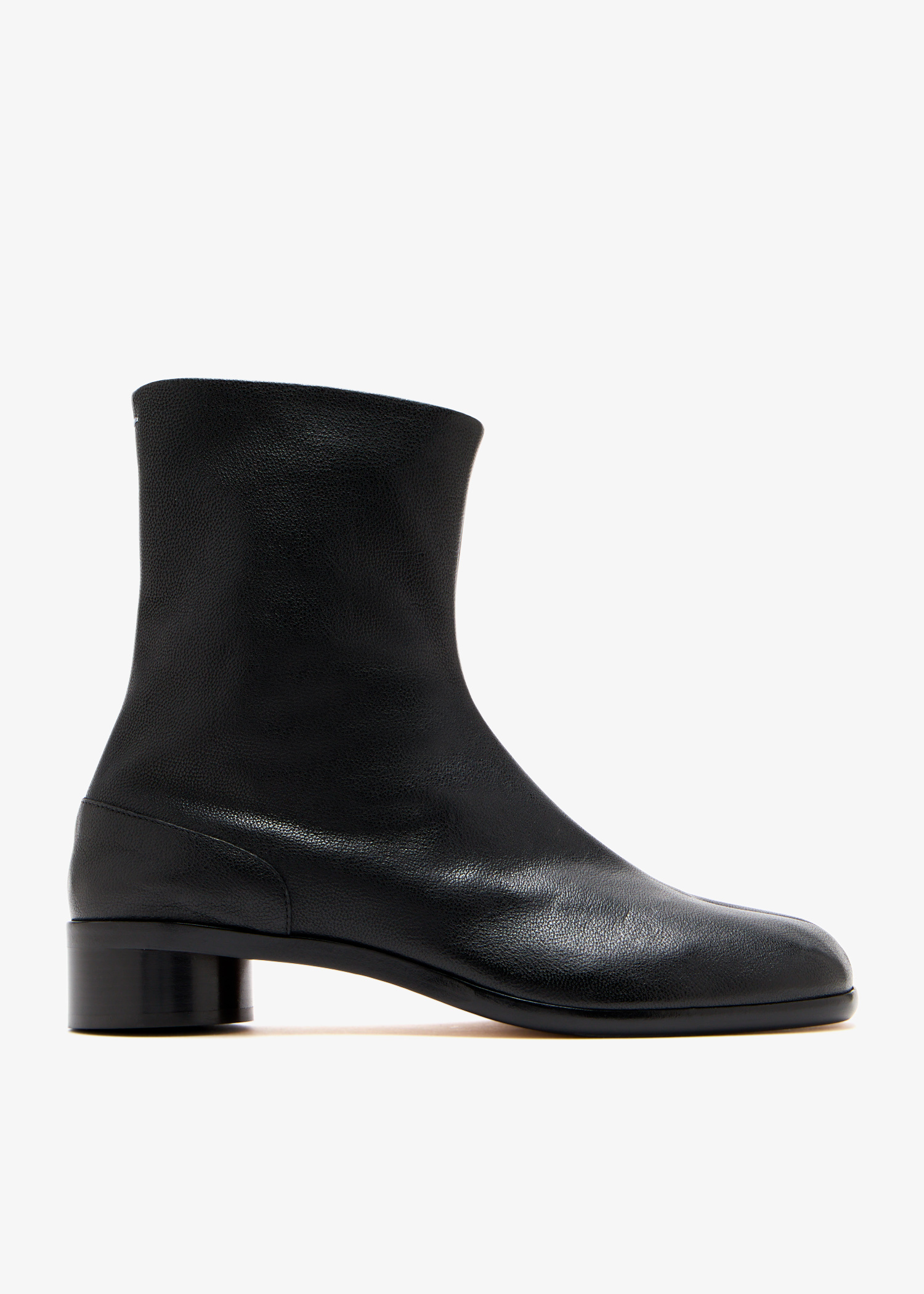Maison Margiela Tabi ankle boots for Men - Black in USA | Level Shoes