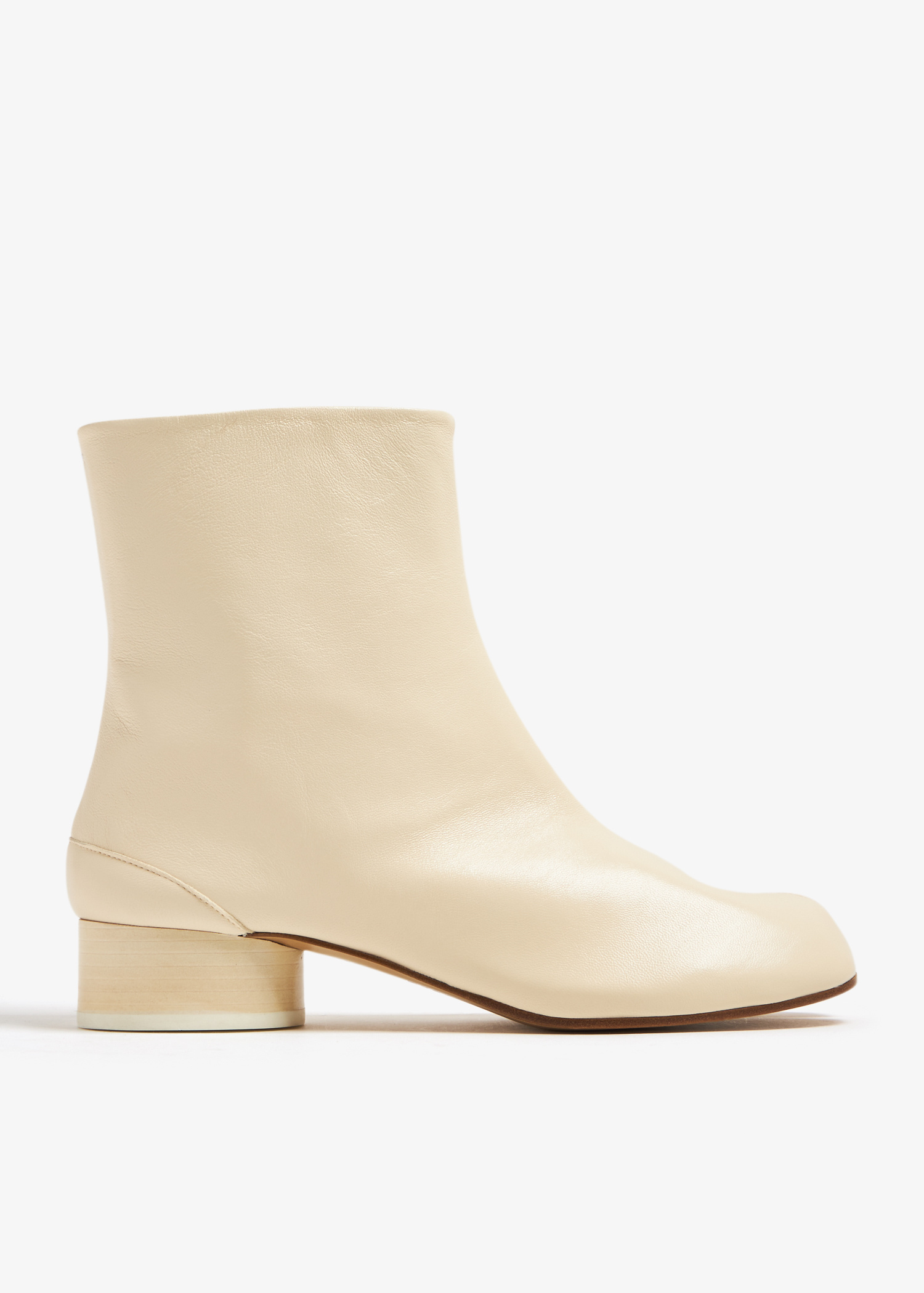 Maison Margiela Tabi ankle boots for Women - Beige in UAE | Level