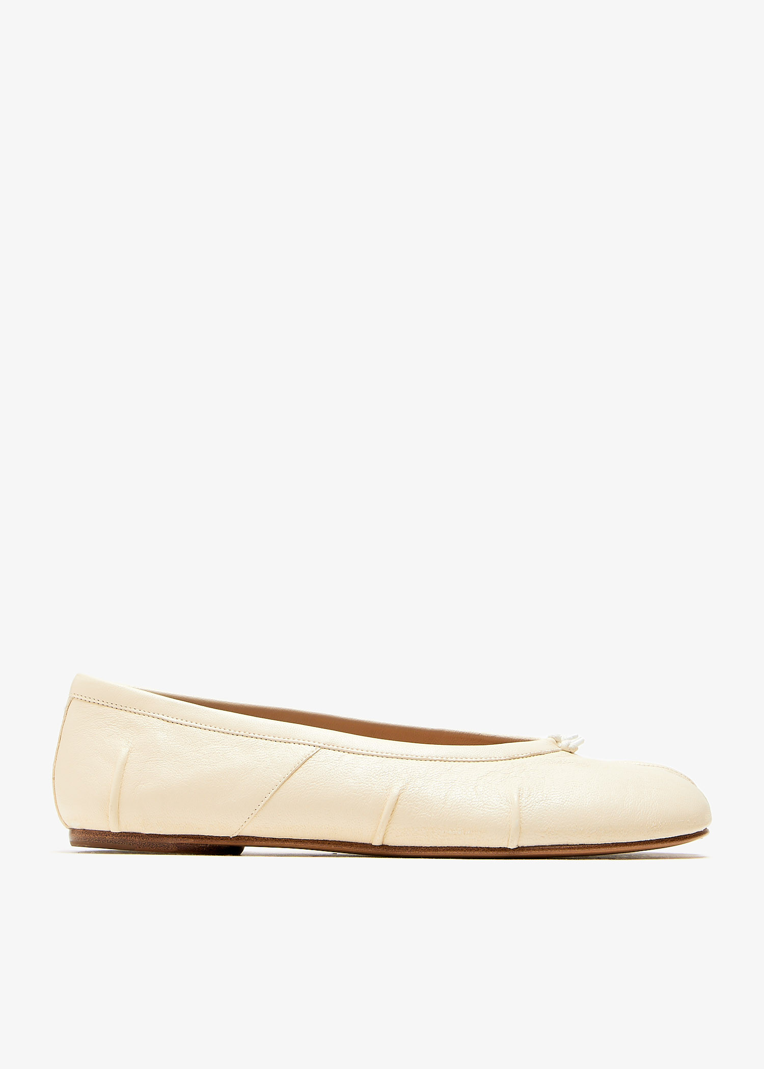 Maison Margiela Tabi ballerinas for Women - White in Qatar | Level