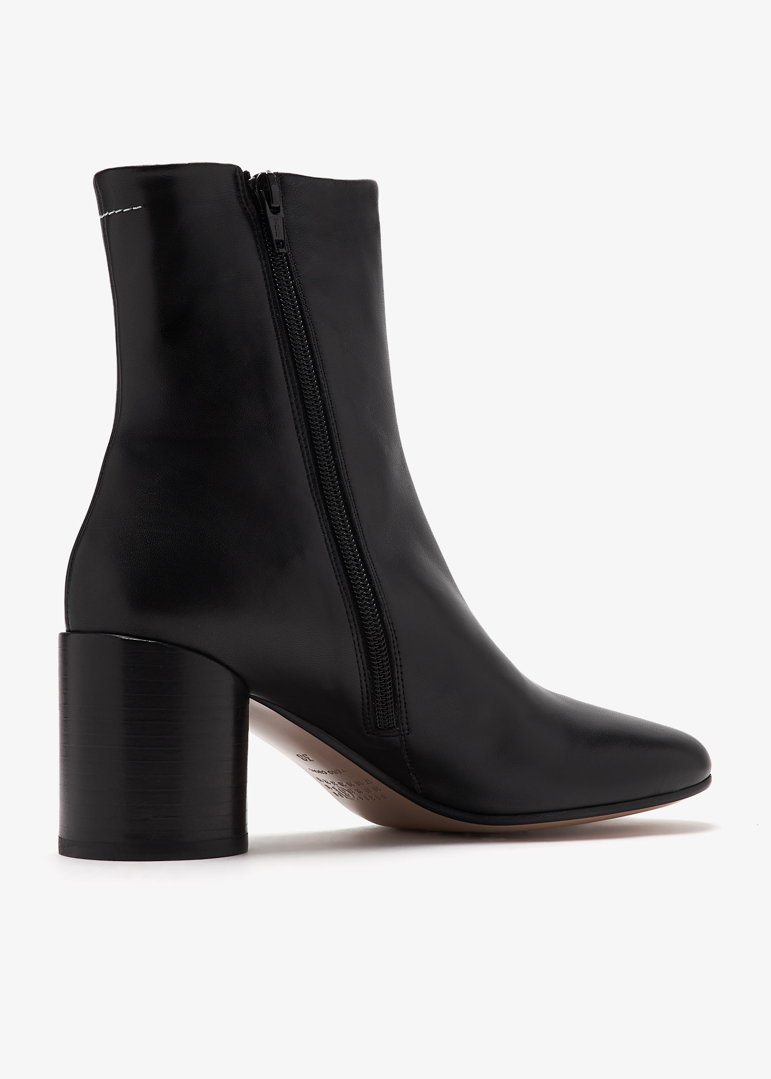 ショートブーツ・ブーティ Mm6 Anatomic Ankle Boots In Smooth Leather MM6 Anatomic Ankle boots for Women - Black in UAE | Level Shoes