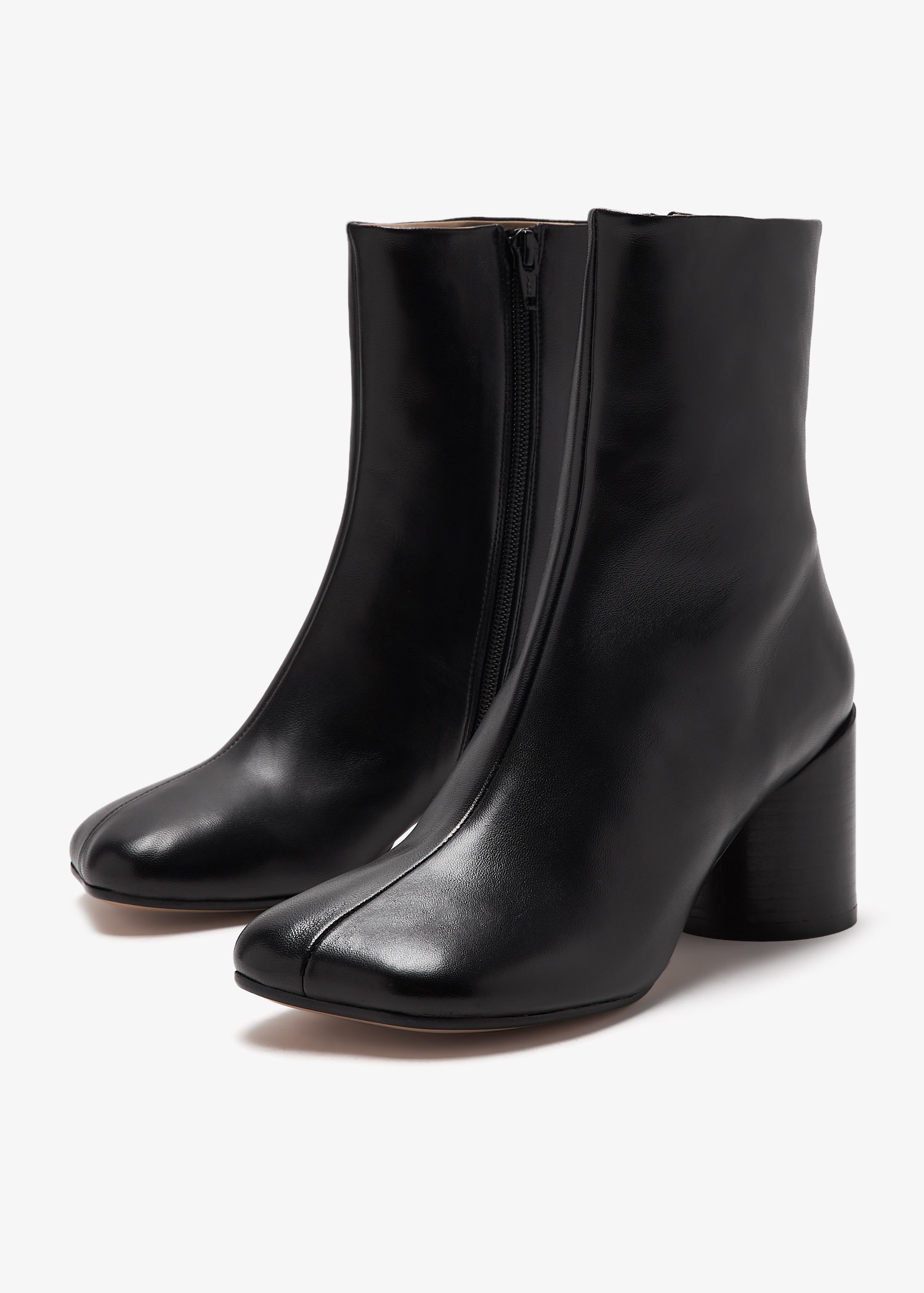 MM6 Anatomic Ankle boots for Women - Black in UAE | Level Shoes