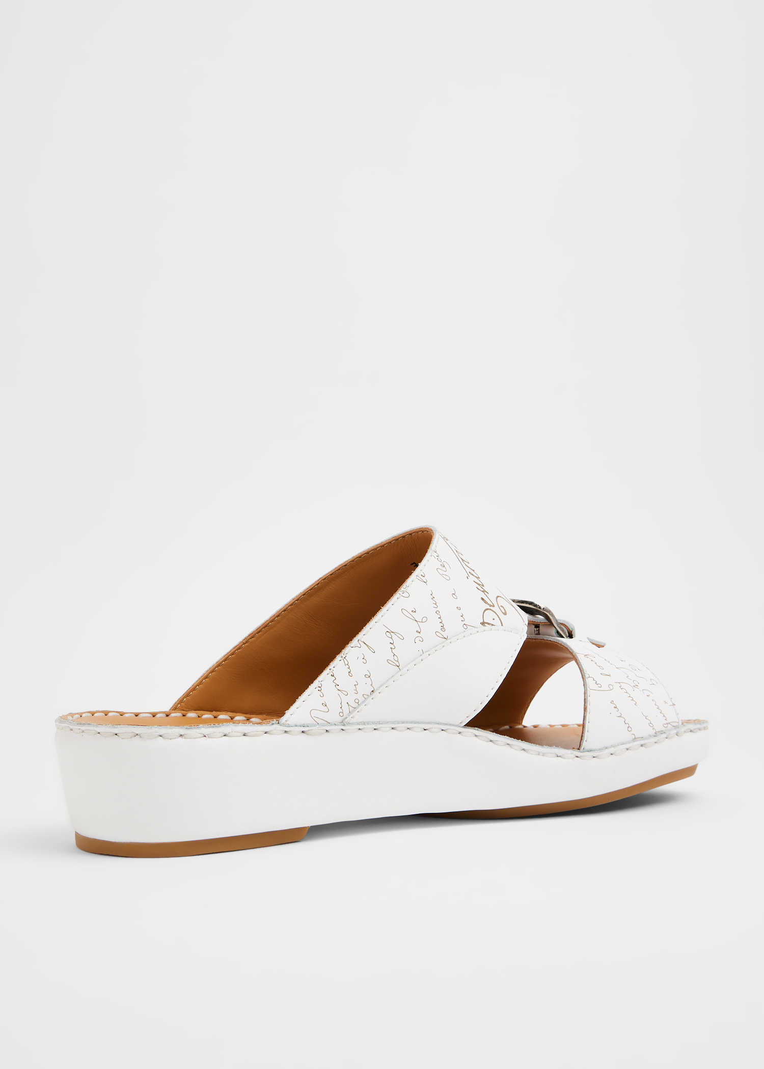 【BERLUTI】スクリット Dubai レザー サンダル ホワイト Berluti Dubai leather sandals for Men - White in Qatar