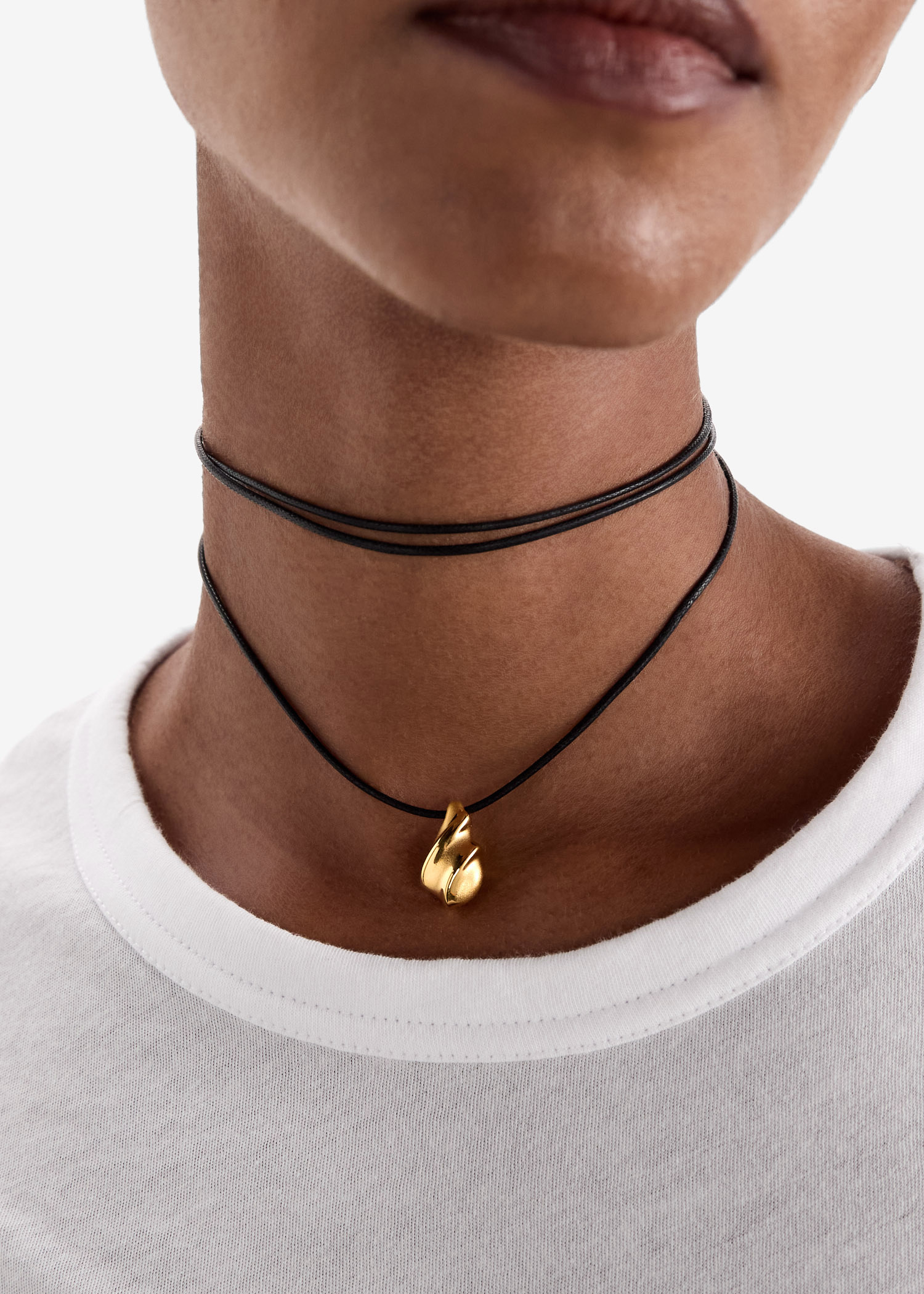 ★MISSOMA★ Savi Ridge Droplet Pendant Cord Necklace Savi Ridge Droplet Pendant Cord Necklace | Missoma UK