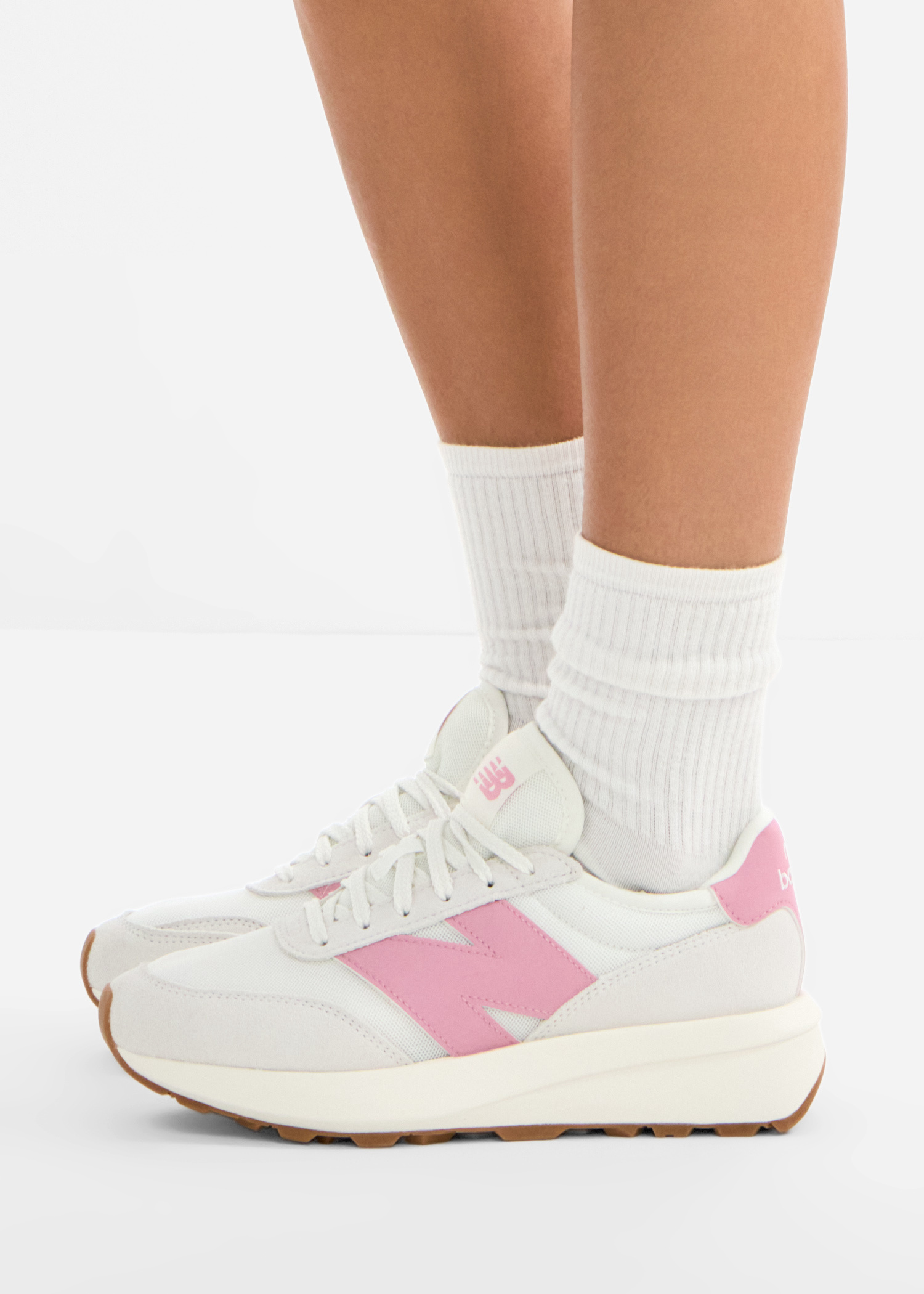 ESSENTIAL 薄手ピンク トレナー 2025春夏 ESSENTIAL 薄手ピンク トレナー 2025春夏 ESSENTIAL 薄手ピンク