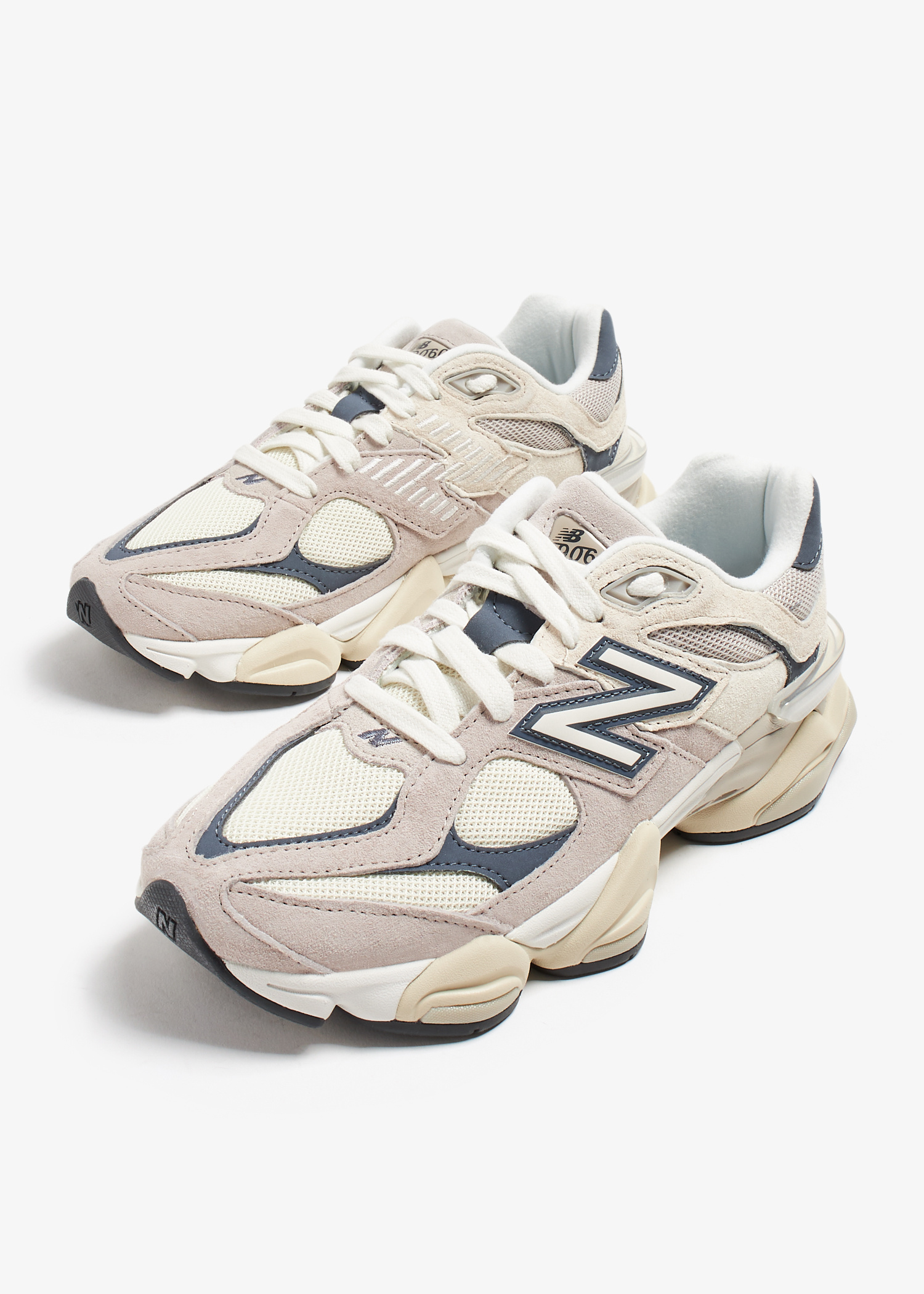 New Balance 9060 运动鞋，适合成人男女通用，男士，女士- 米色在