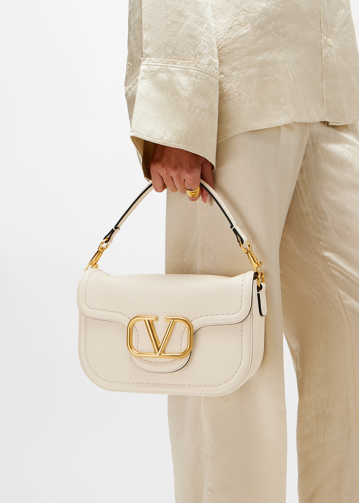 【VALENTINO】ALLTIME SHOULDER BAG Valentino Garavani Alltime shoulder bag for Women - White in