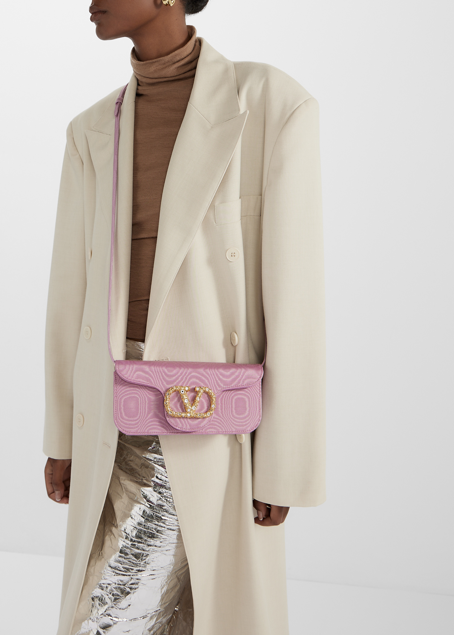【関税&送料込】Valentino Garavani Pink Fabric Loca Clutch Valentino Garavani Locò clutch for Women - Pink in UAE