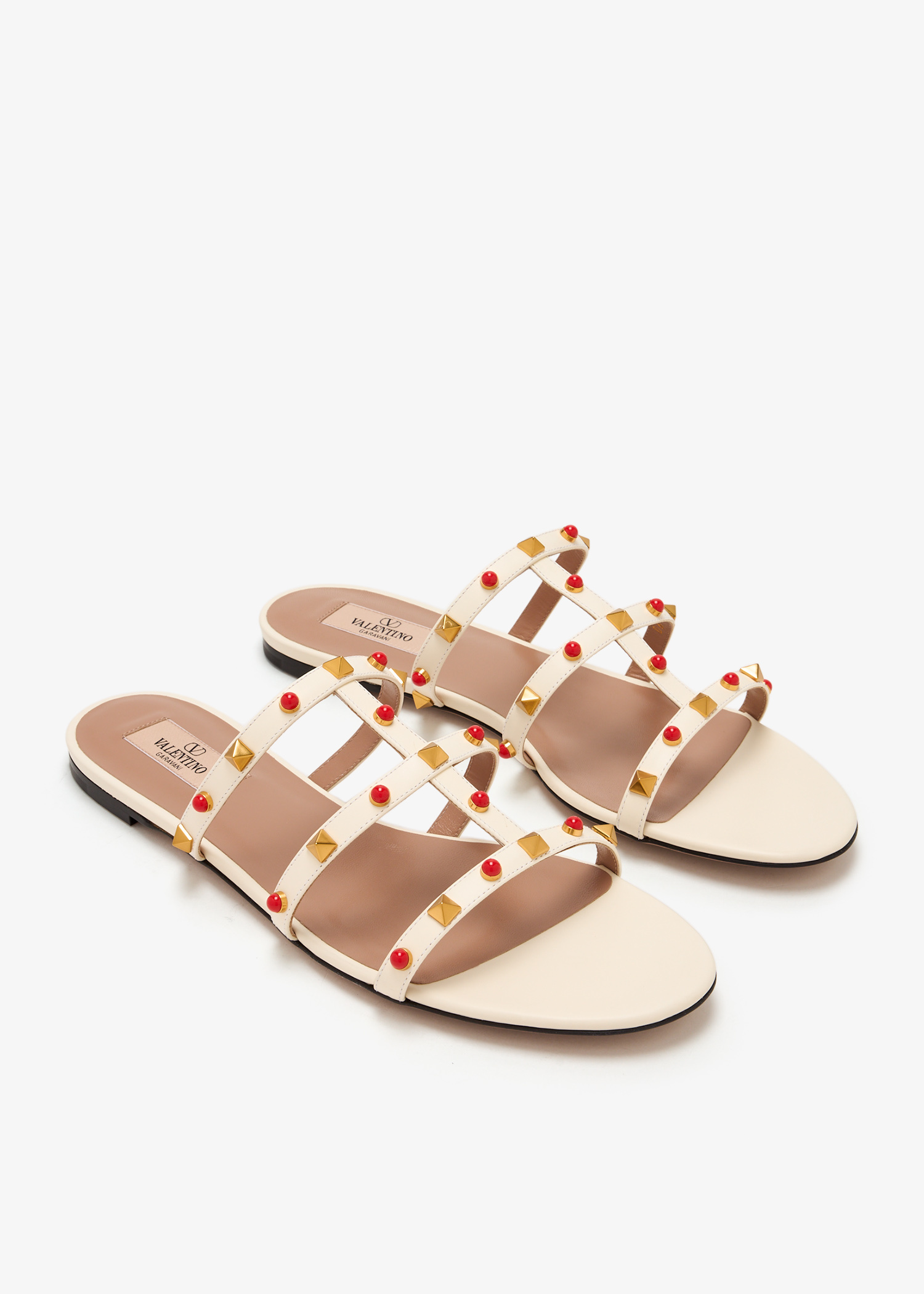 VIP【送料関税込】VALENTINO GARAVANI ROCKSTUD FLAT SANDALS Valentino Garavani Rockstud flat sandals for Women - White