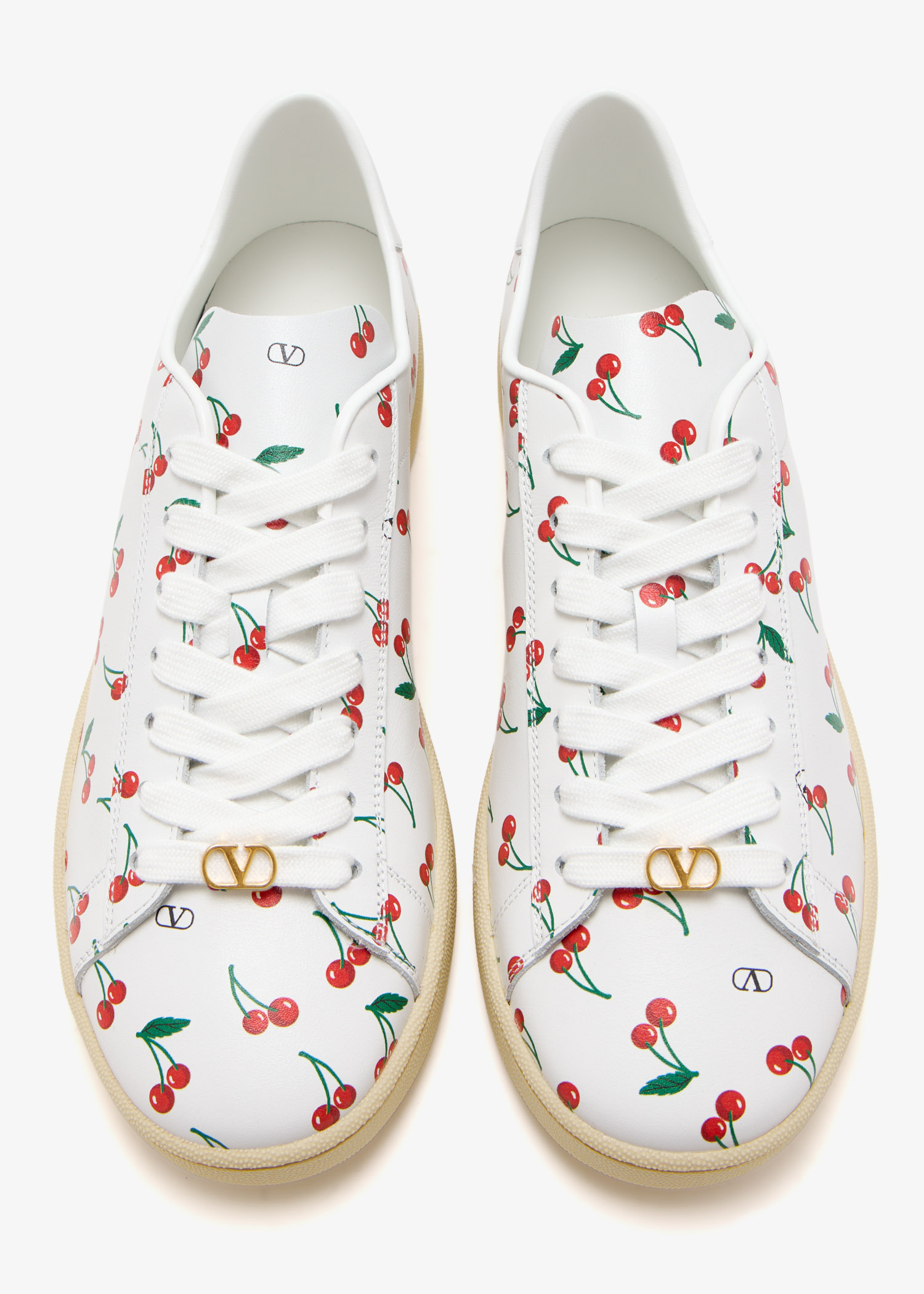 【関税&送料込】Valentino Garavani Royco Sneakers In Cherryf Valentino Garavani - Royco White & Red Cherry Print Low Top