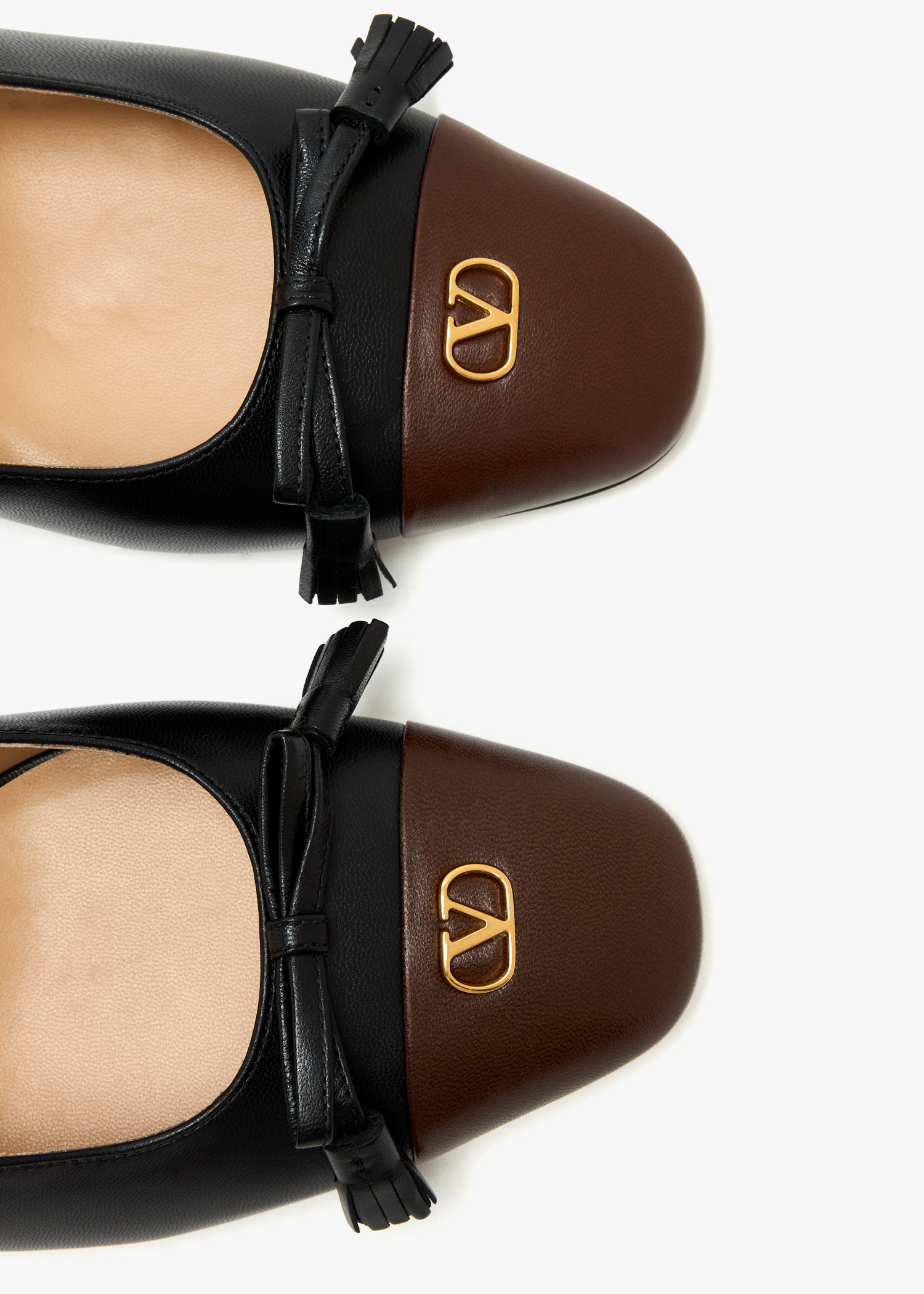 Valentino Garavani Valet Du Roi pumps for Women - Black in Valentino Garavani Valet Du Roi pumps for Women - Black in