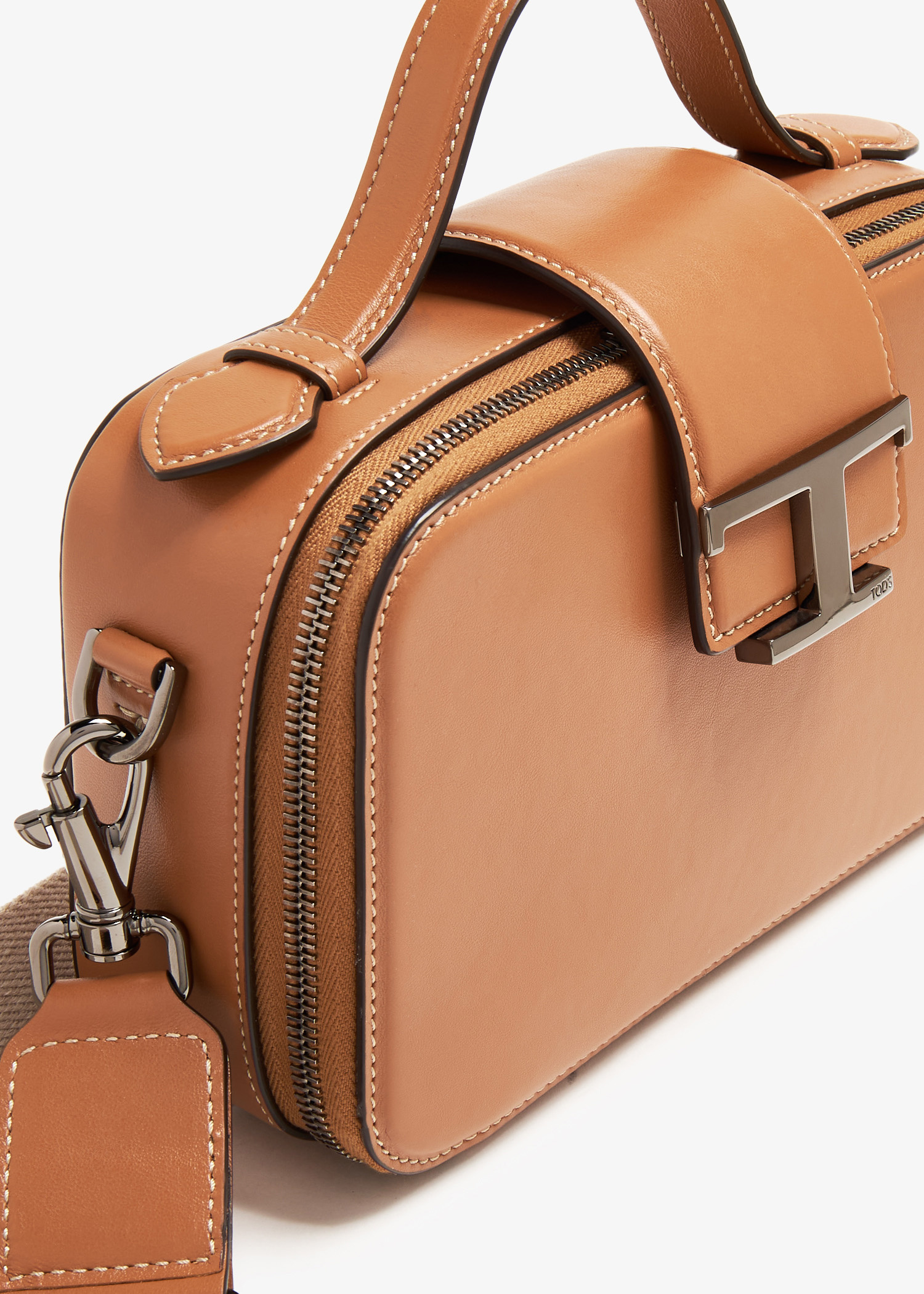 Tod's Leather mini camera bag for Men - Brown in UAE | Level Tod's Leather mini camera bag for Men - Brown in UAE | Level