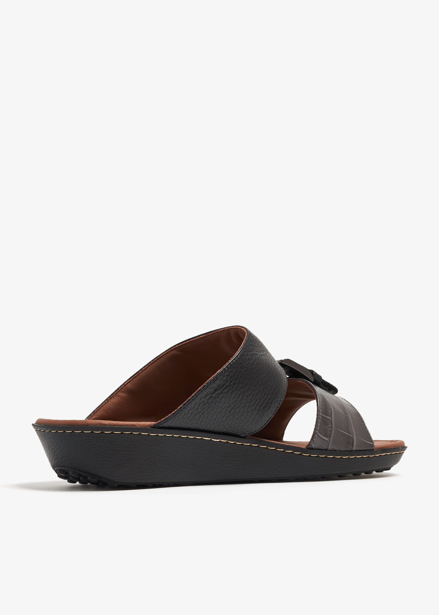 【送料&関税込】Tod's Logo Engraved Slip-on Sandals 22604462_52712600_1000.jpg