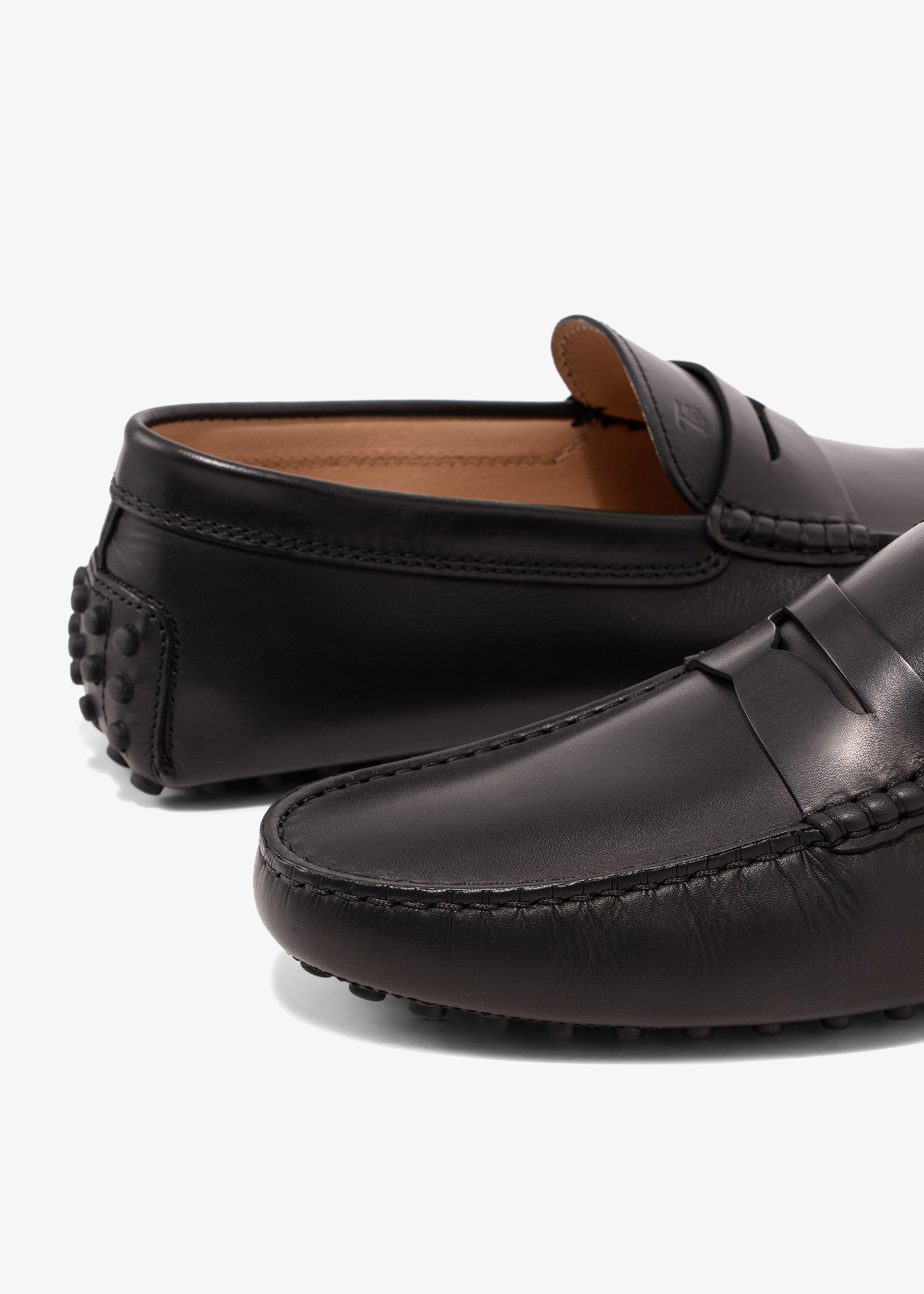 Tod's Gommino driving shoes for Men - Black in USA | Level Shoes