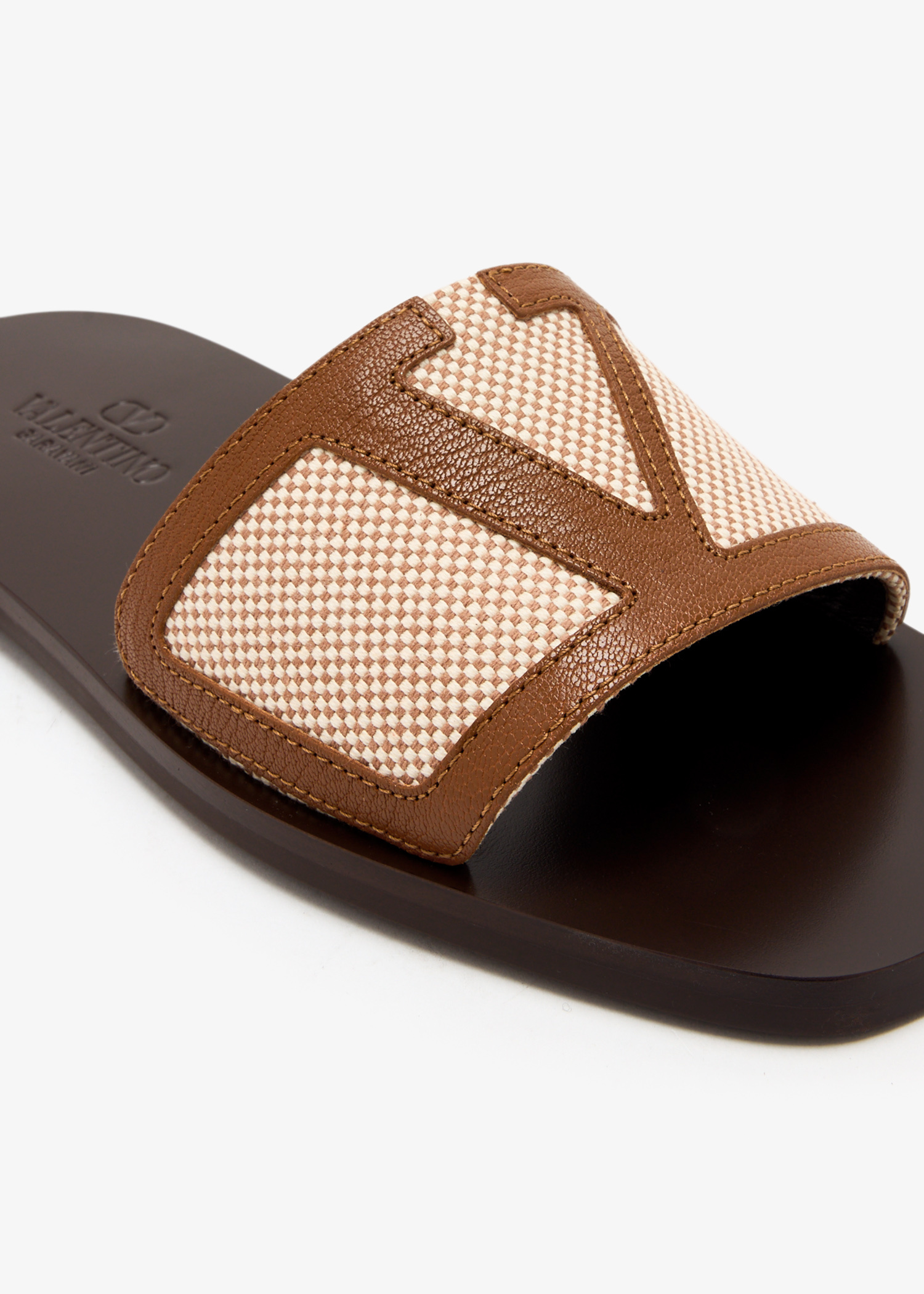 Valentino Garavani Viva Superstar slide sandals for Men - Beige in