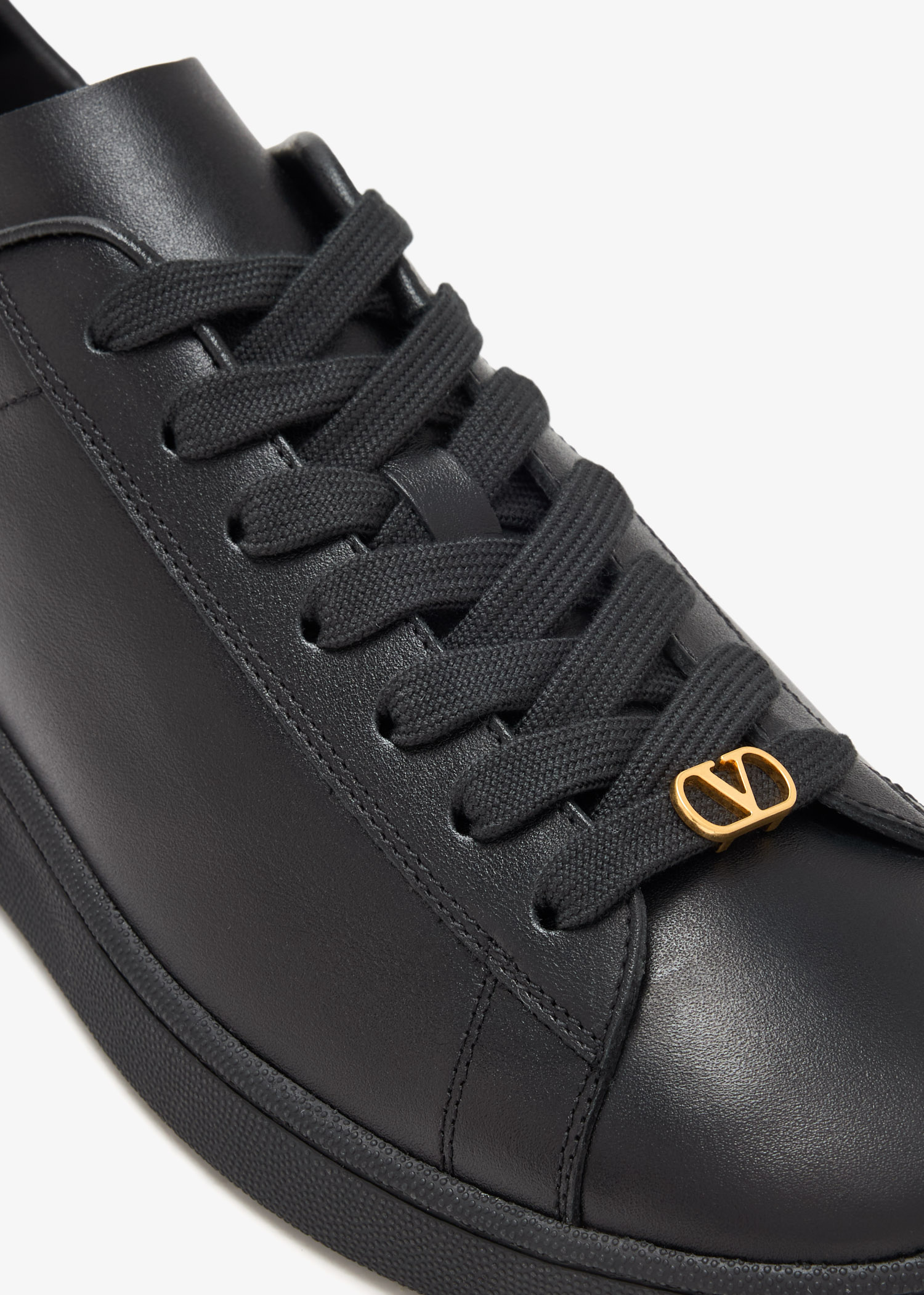 VIP【送料関税込】VALENTINO GARAVANI ROYCO LEATHER SNEAKERS Valentino Garavani Royco sneakers for Men - Black in UAE