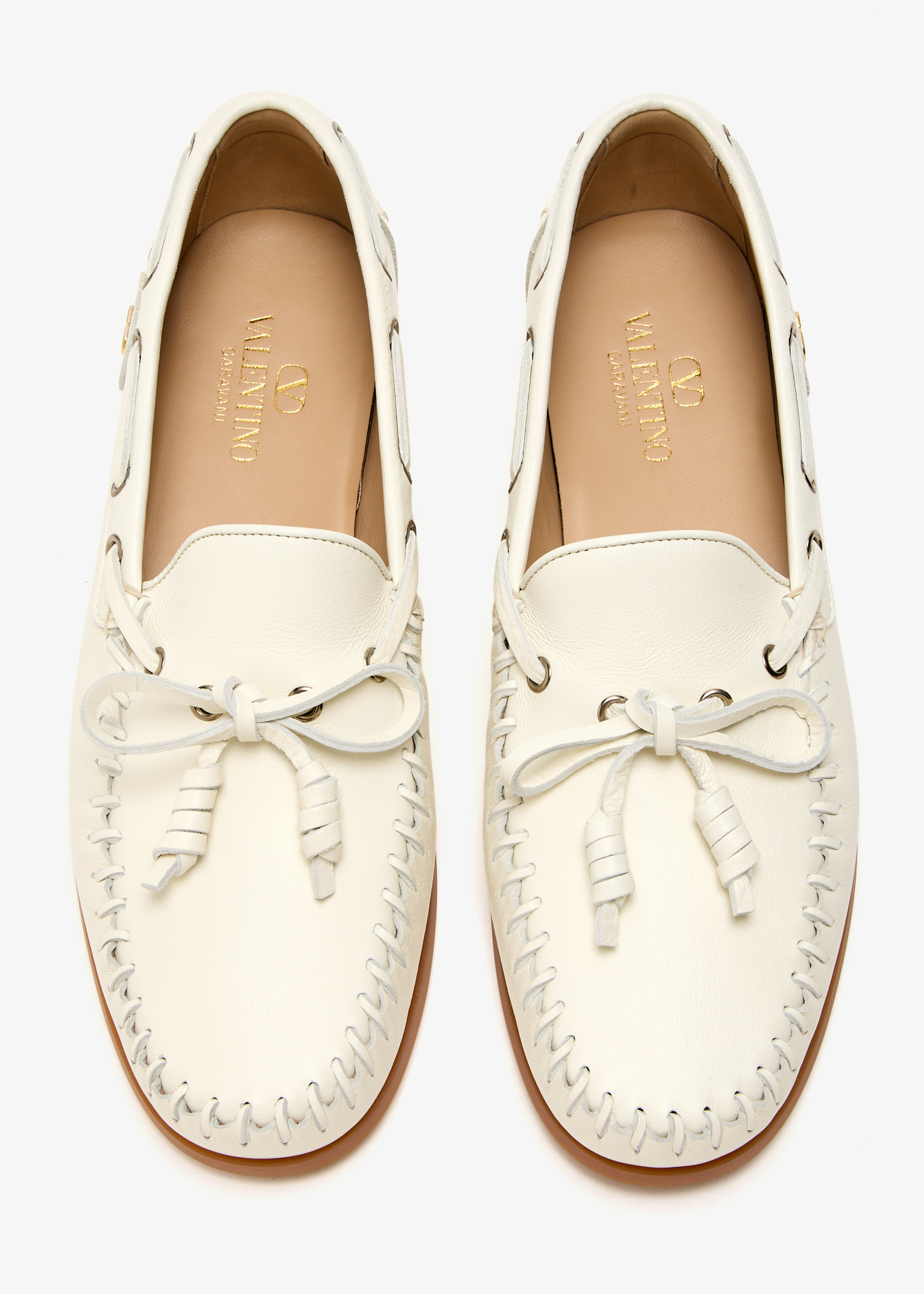 【関税&送料込】Valentino Garavani Ivory White Leather Boat Valentino Garavani Loafers | italist