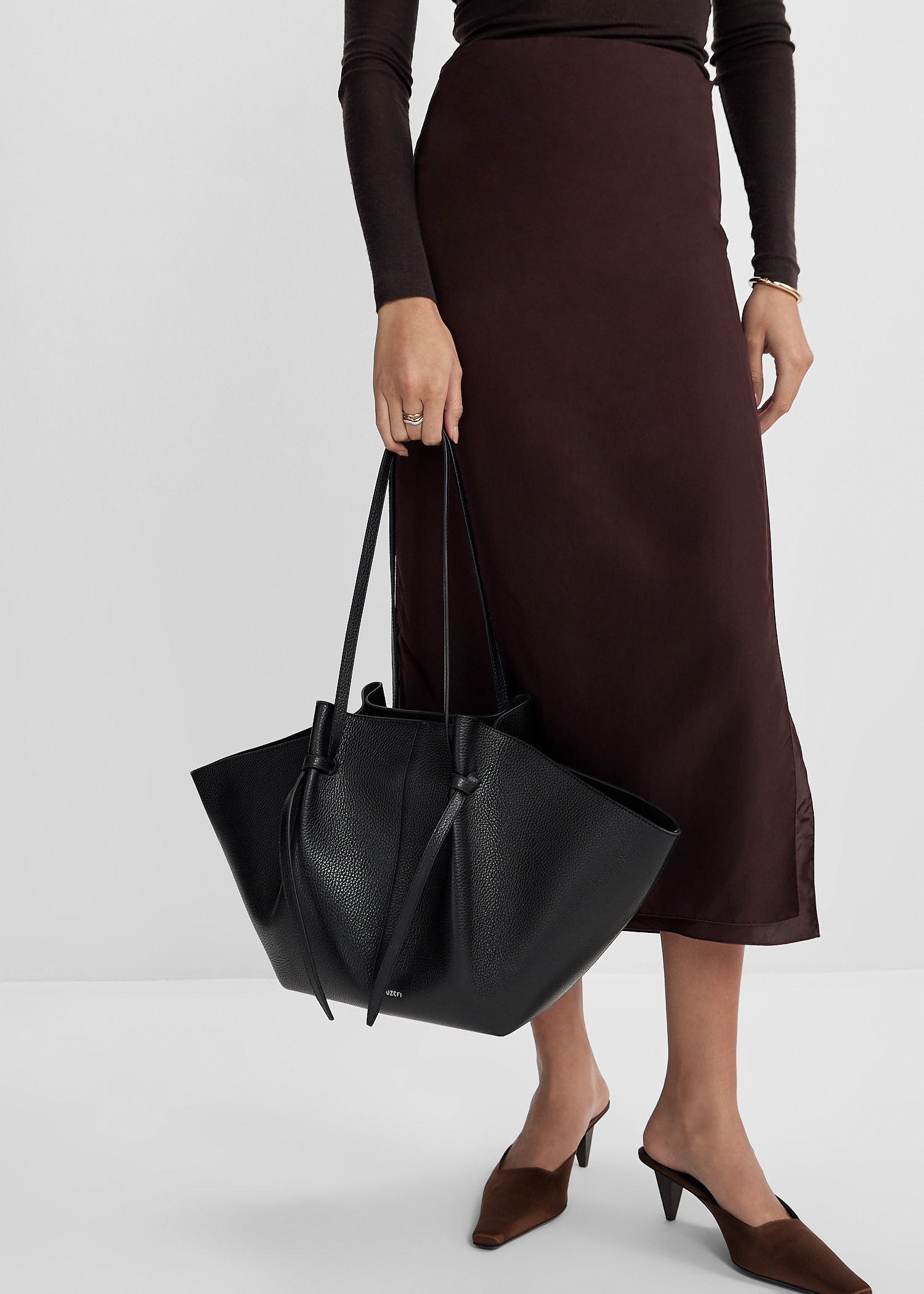 Yuzefi Large Mochi tote bag for Women - Black in UAE | Level