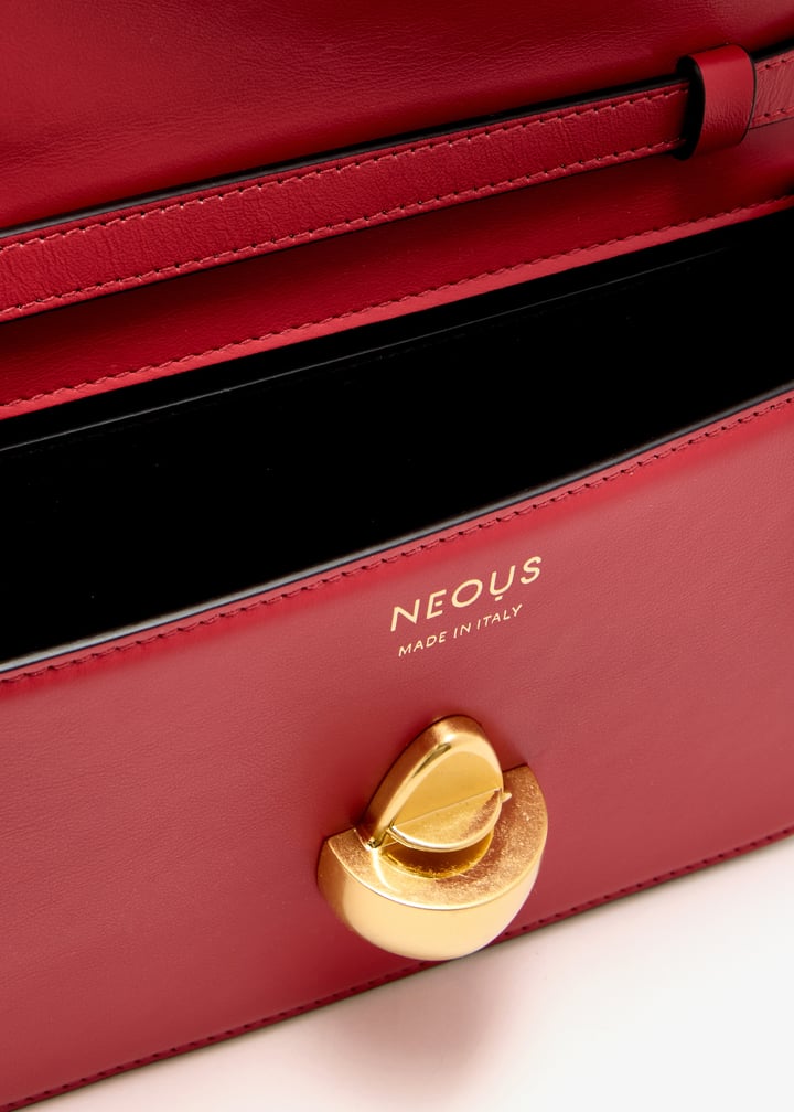 00048a04-red_7.jpg?ts=20250503035514