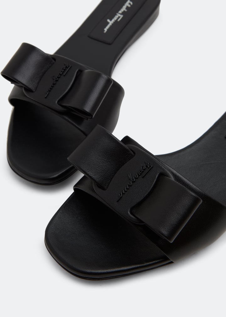 Ferragamo Vicky flat sandals for Women - Black in UAE Ferragamo Vicky flat sandals for Women - Black in UAE