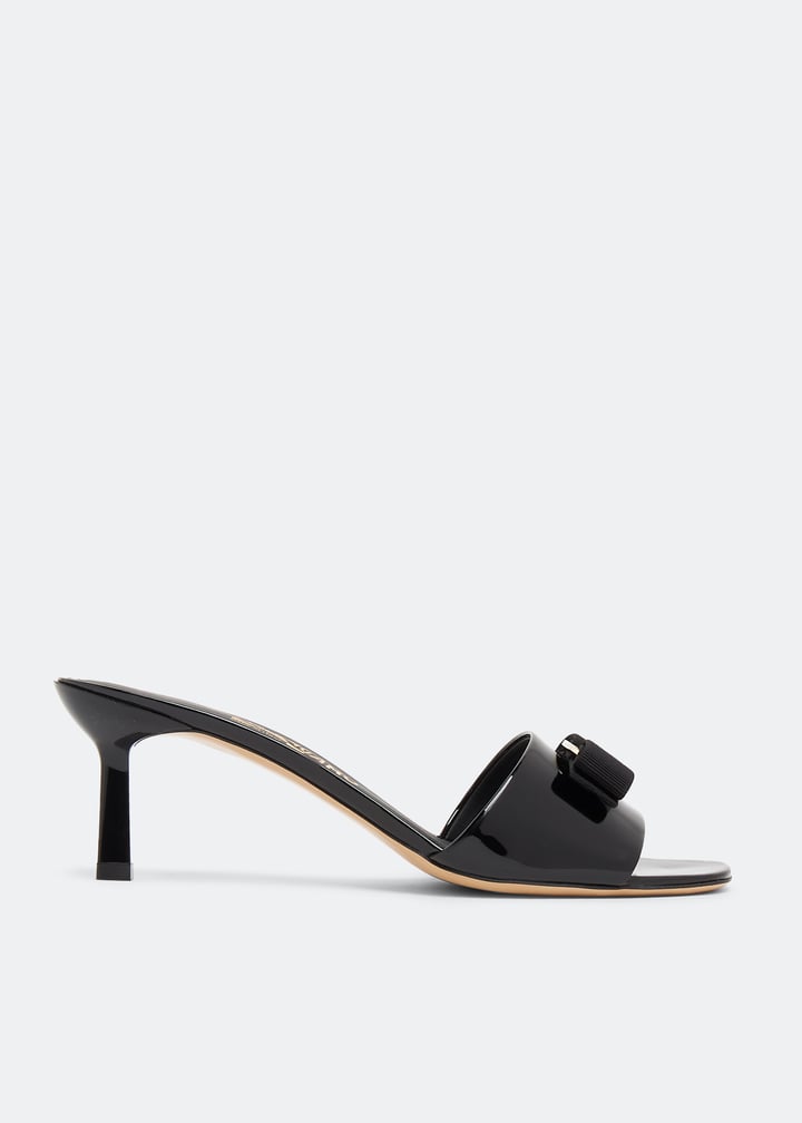 Ferragamo正規品/関税送料込み NEW VARA SLIDE SANDALS Ferragamo New Vara Plate Slides | Silver | FARFETCH