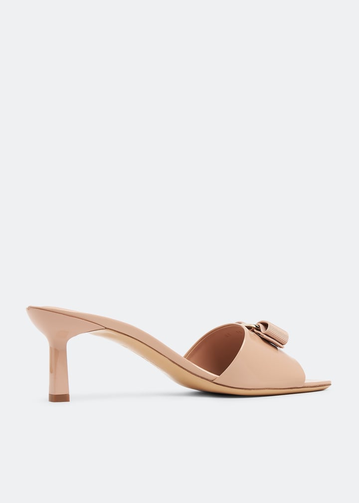 Ferragamo Vara bow slide sandals for Women - Beige in UAE