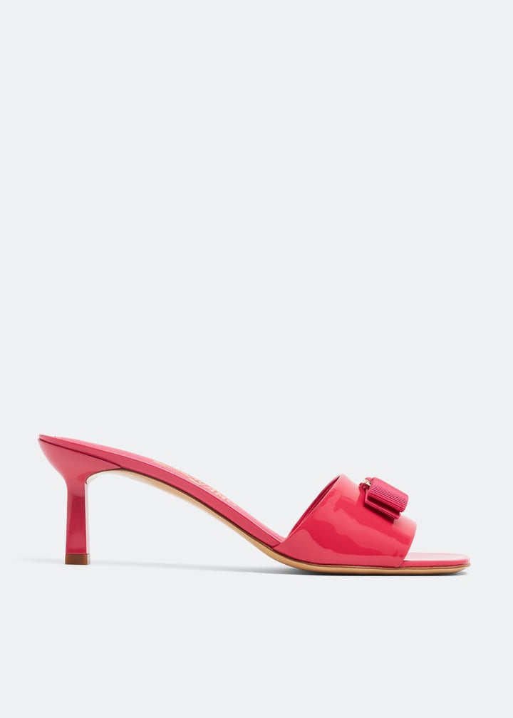 【FERRAGAMO】NEW VARA SLIDES New Vara plate slide - Women | Ferragamo