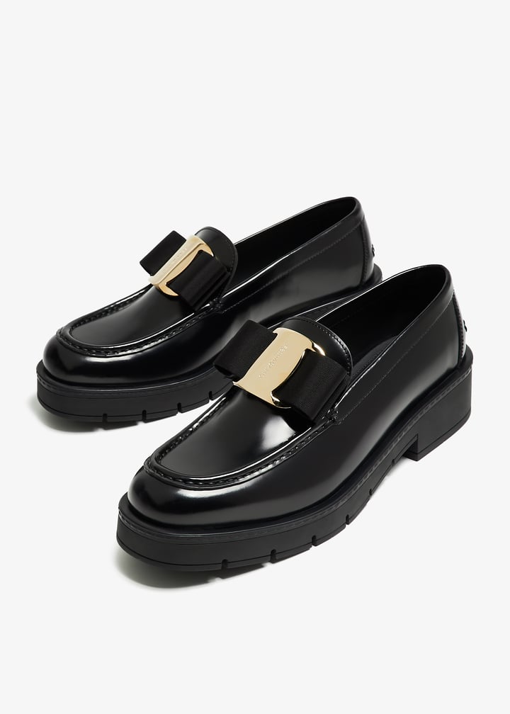 【関税込み】Ferragamo ブラック Chunky Vara Bow ローファー Ferragamo Chunky Vara bow loafers for Women - Black in UAE