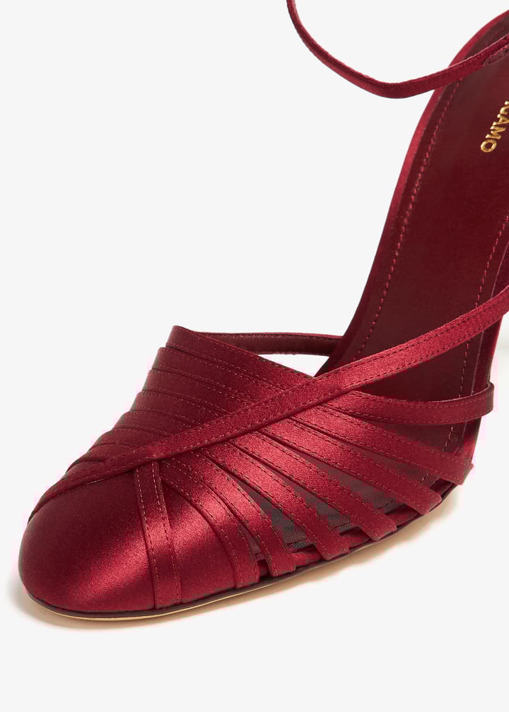 【送料&関税込】Ferragamo Strappy Pumps Ferragamo Strappy pumps for Women - Red in UAE | Level Shoes