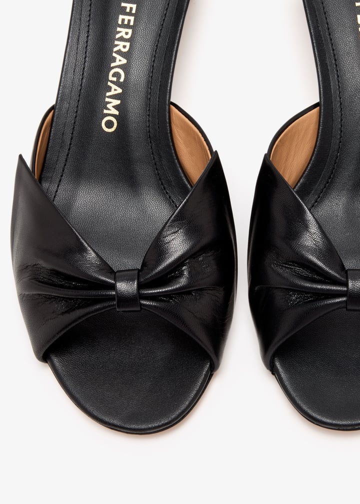 Ferragamo Bow sandals for Women - Black in UAE | Level Shoes
