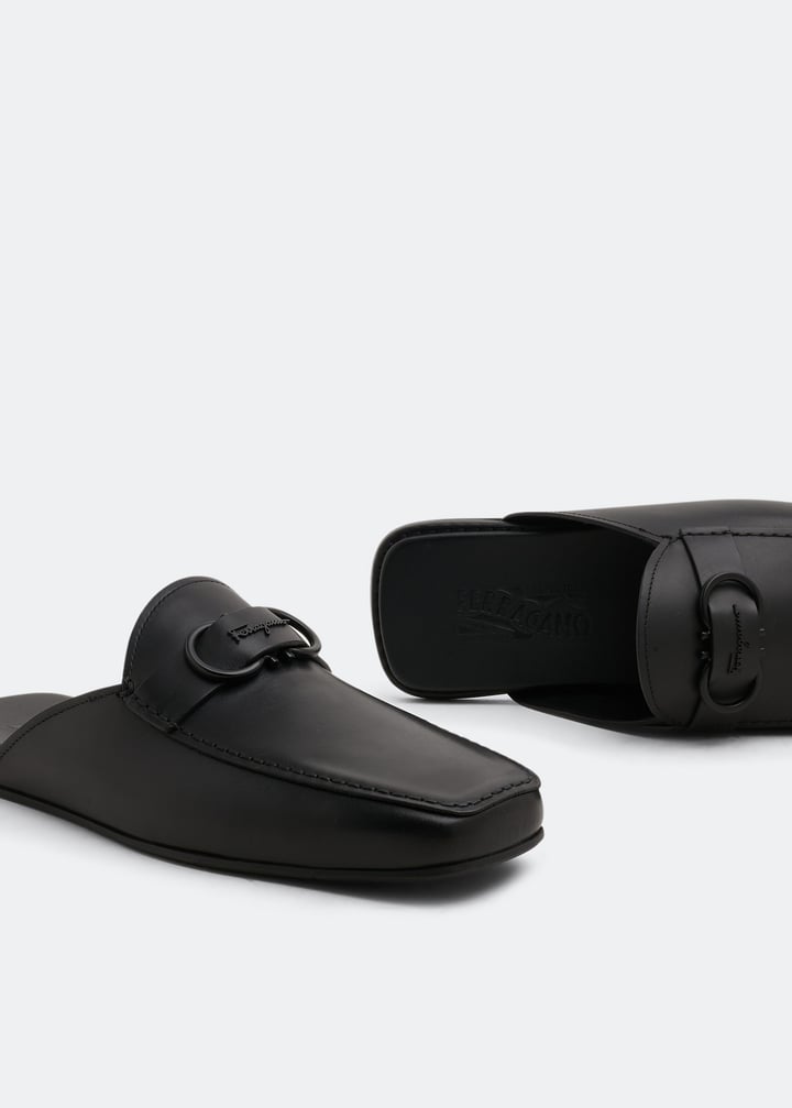 Ferragamo Gancini slippers for Men - Black in UAE | Level Shoes