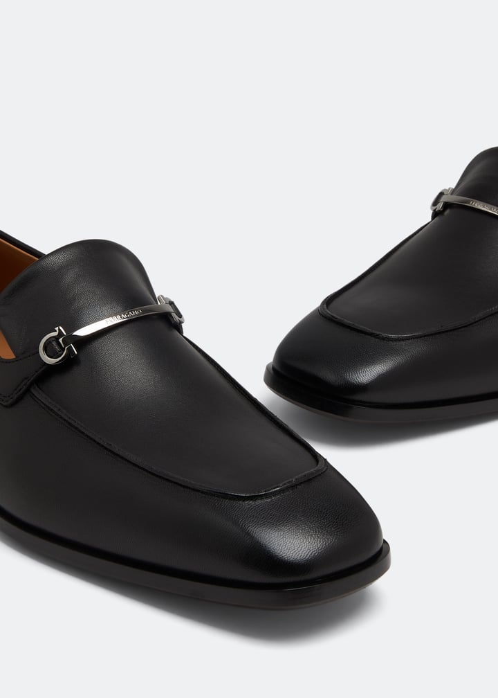 Ferragamo Fedro loafers for Men - Black in UAE | Level Shoes