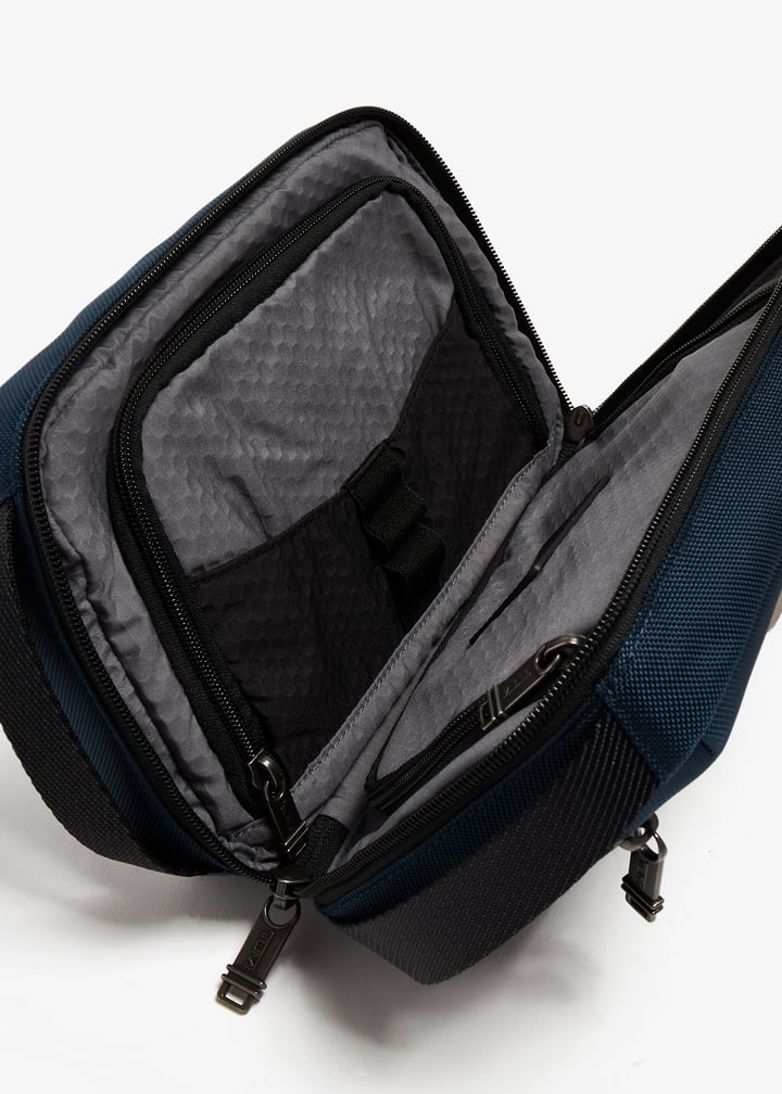 0232791nvy_4.jpg?ts=20231118032016