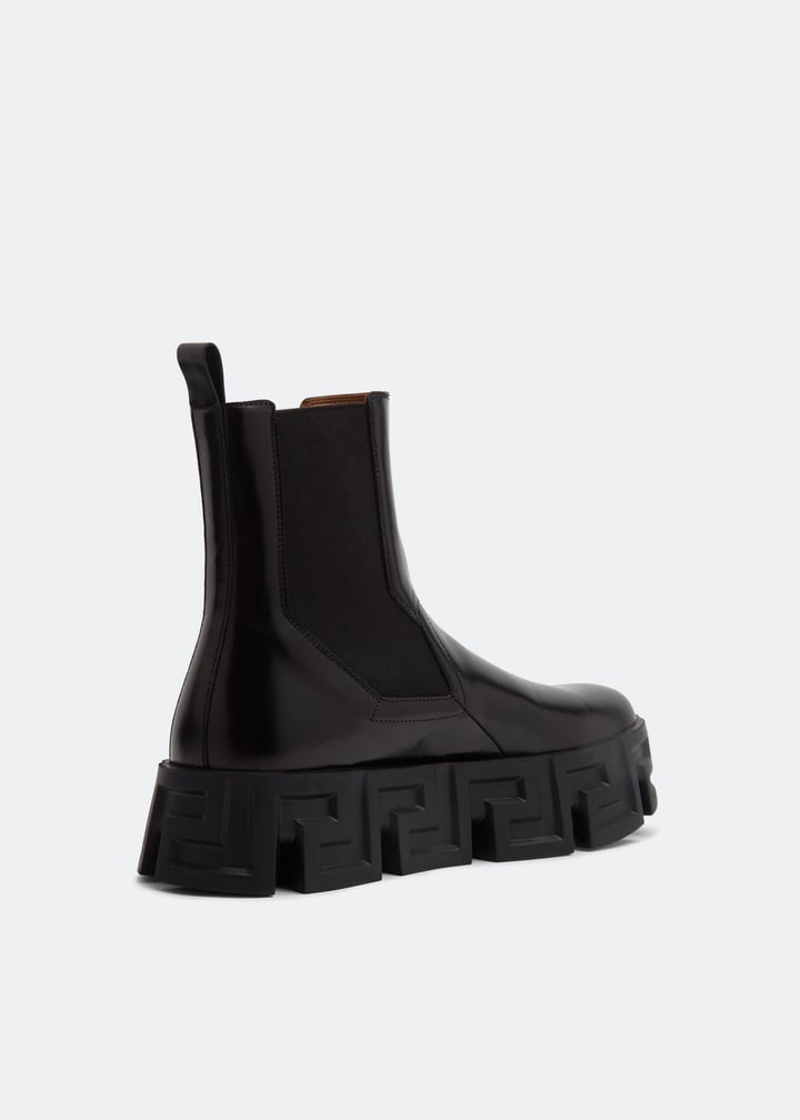 Versace Greca Labyrinth Boots Greca Labyrinth Chelsea Boots