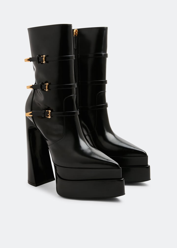 ブーツその他 VERSACE Woman Heeled booties Black 73VA3S81ZS369 899 VERSACE JEANS Women's Heeled ankle boots 73VA3S81 899 BLACK