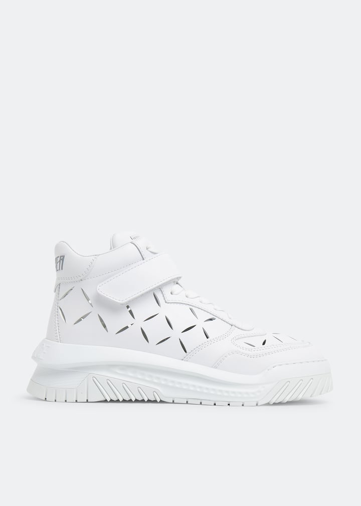 【新品】 Versace(ヴェルサーチェ) Slashed Odissea Versace: Versace Introduces Its New Odissea Sneaker - Luxferity
